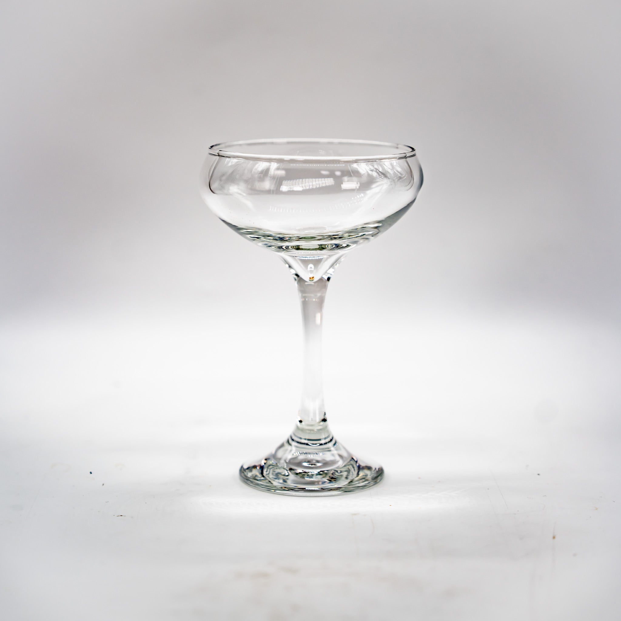 Premium Acopa 8.5oz Coupe Cocktail Glasses Set of 4 - Elegant Champagne & Martini Glasses for Cocktail Parties, Wedding Receptions & Home Bar Use