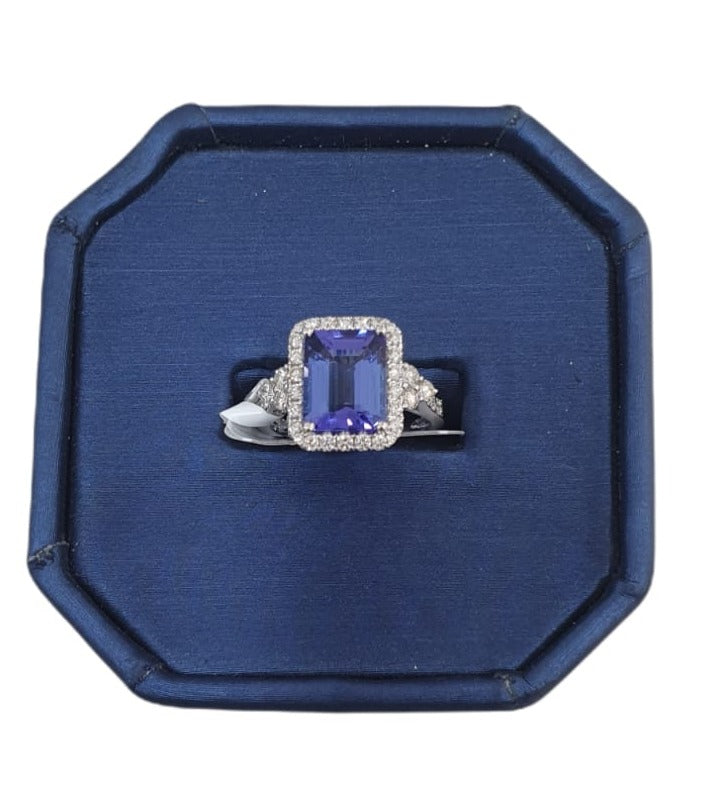 18K White Gold Tanzanite Ring for Women - Elegant Tanzanite Gemstone Engagement & Wedding Ring - Perfect for Anniversary, Proposal & Special Occasions