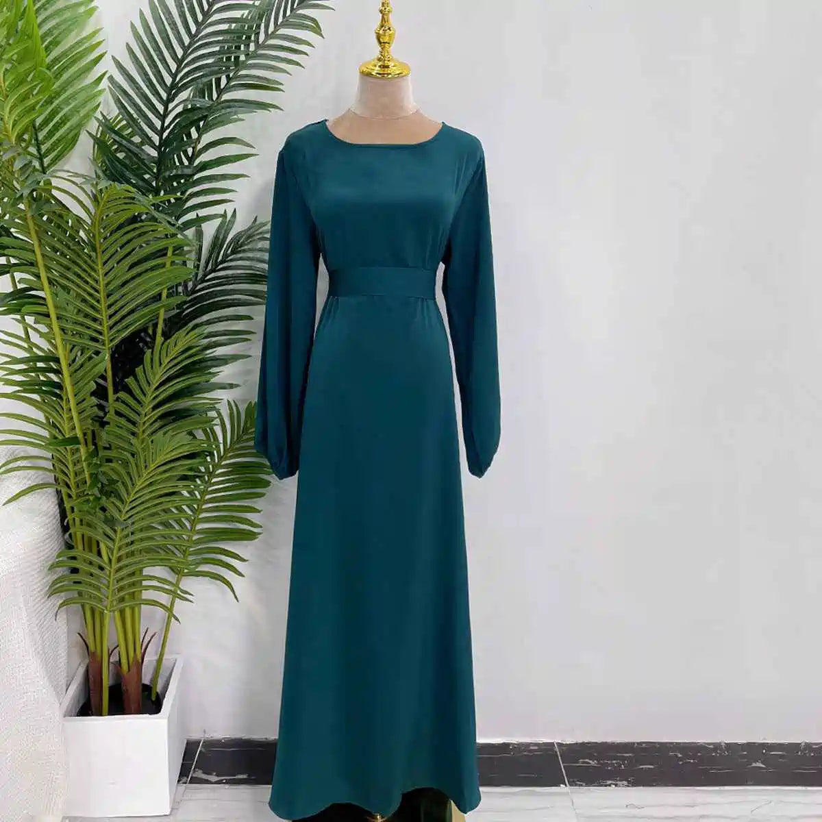 Elegant Middle Eastern Turkish Dubai Muslim Women's Satin Abaya Dress - Perfect for Prayer, Weddings & Special Occasions