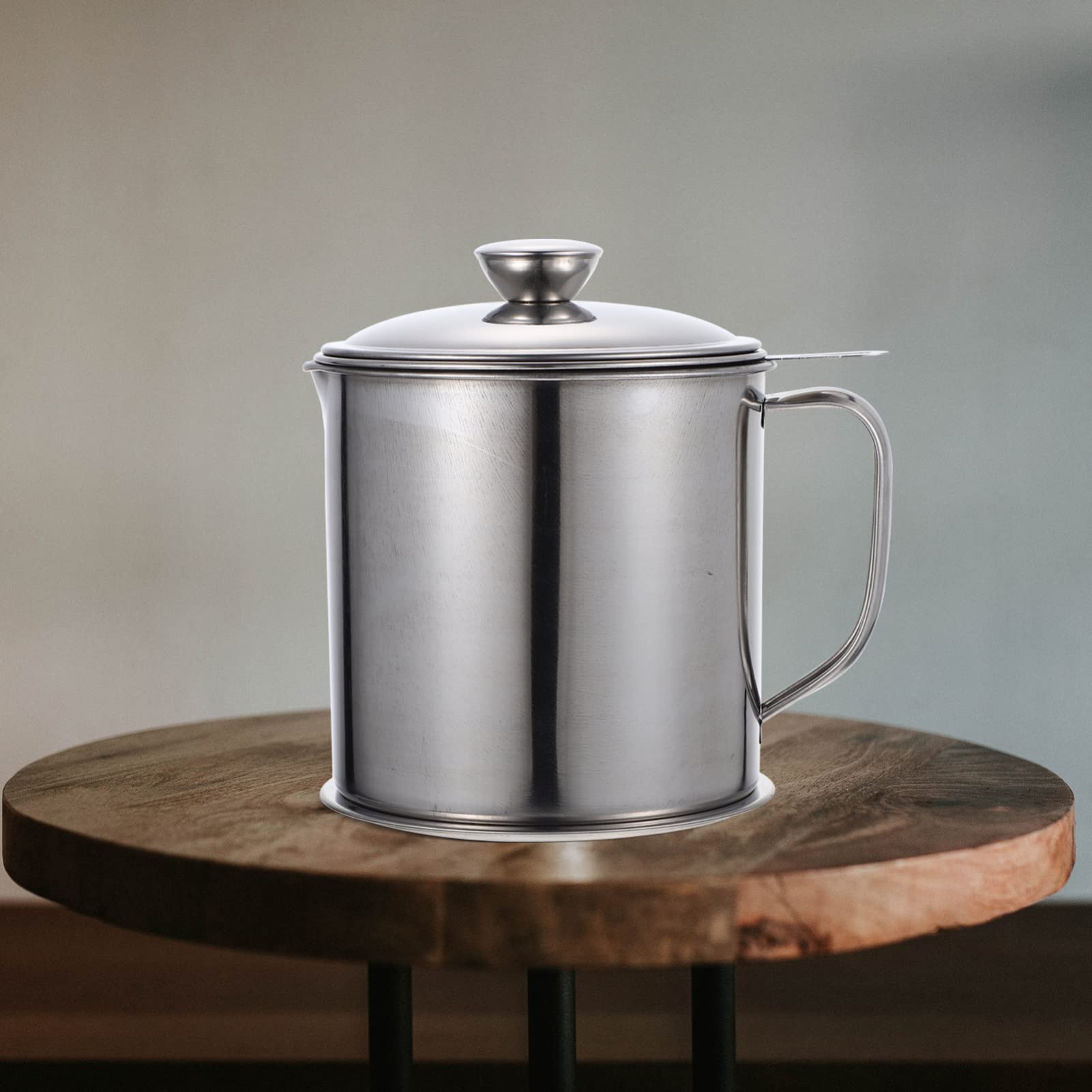 **Stainless Steel Grease Pot with Strainer - Kitchen Oil Keeper & Grease Container for Cooking, Frying & Baking - Easy Pour Oil Holder with Filter for Home & Restaurant Use**