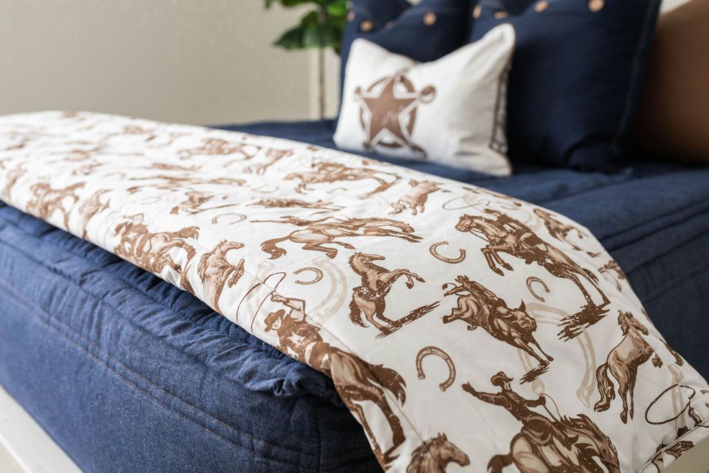 Premium Maverick Blanket - Ultra Soft & Cozy Fleece Throw for Bed, Couch, and Travel - Perfect for Home, Office, and Outdoor Adventures
