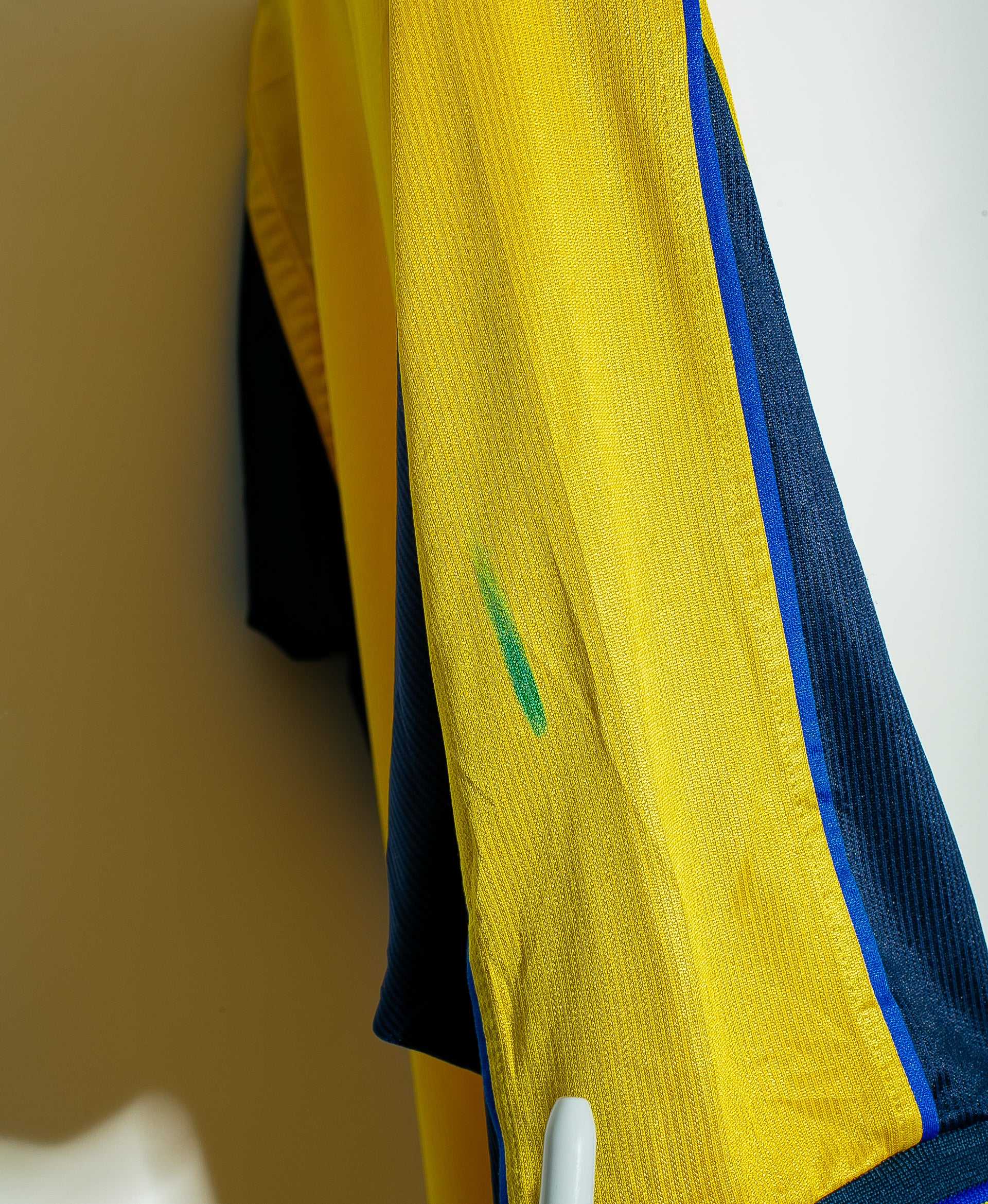 2000 Arsenal Away Jersey (XL) - Authentic Football Shirt for Fans & Collectors - Perfect for Matchdays, Gifts & Sports Events