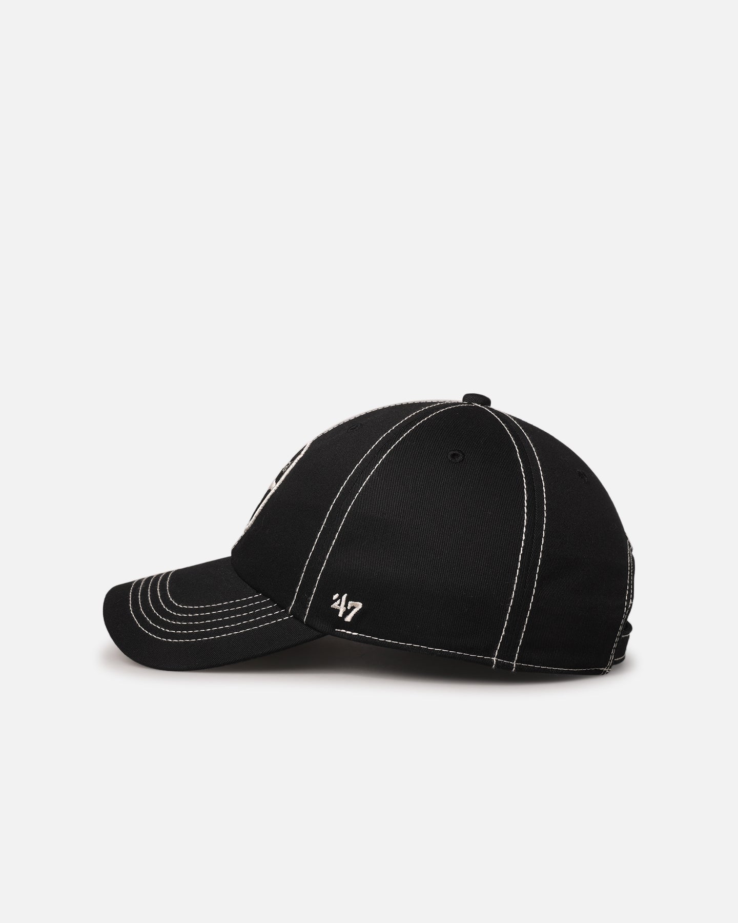 47 Brand Arsenal FC 'Contrast Stitch' 47 Clean Up Strapback Cap - Black/Bone Adjustable Snapback Hat for Men - Perfect for Soccer Games, Casual Wear & Fan Support