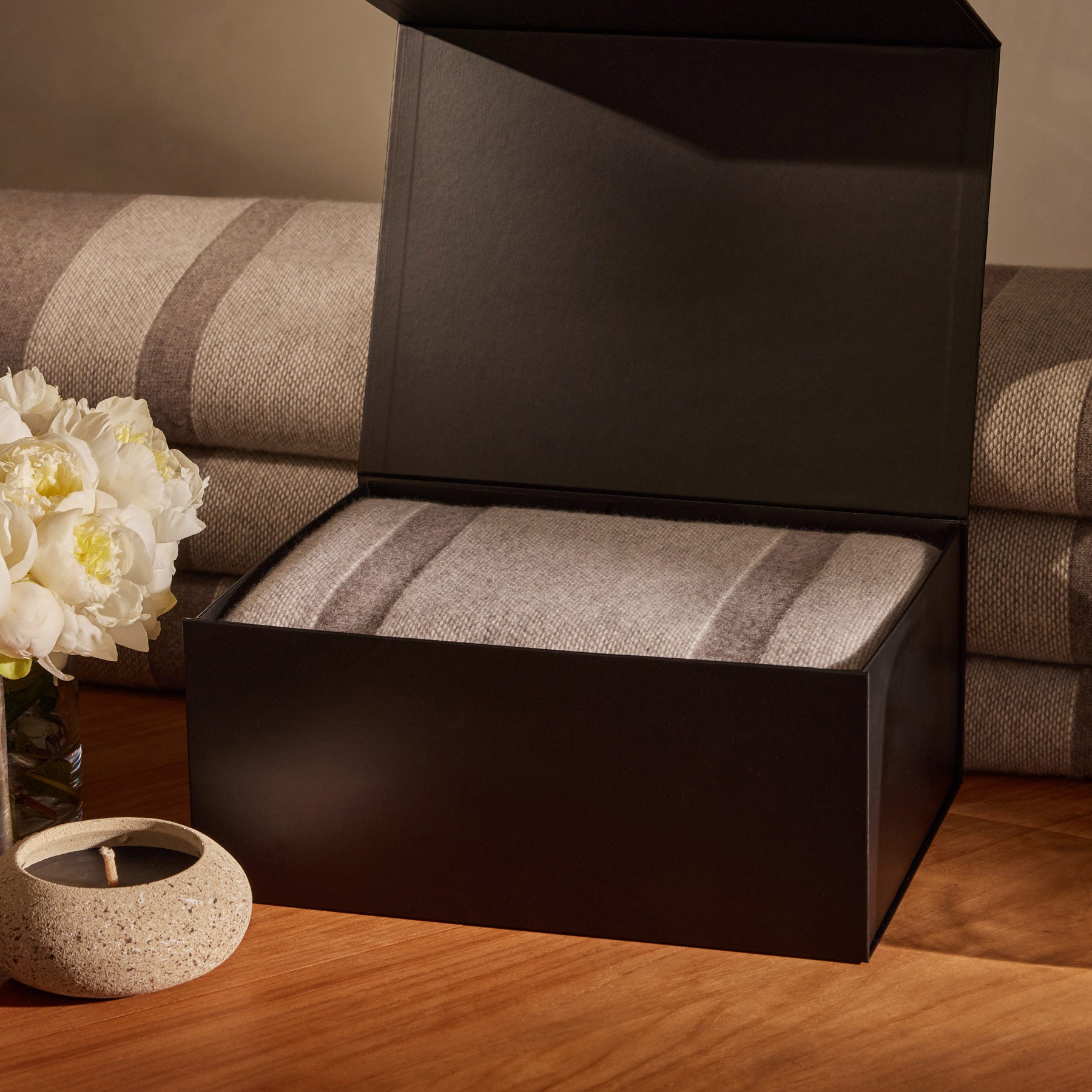 Luxury Baja Cashmere Blanket Gift Set - Soft Taupe Melange & Ivory Throw - Perfect for Cozy Nights, Wedding Gifts & Home Decor