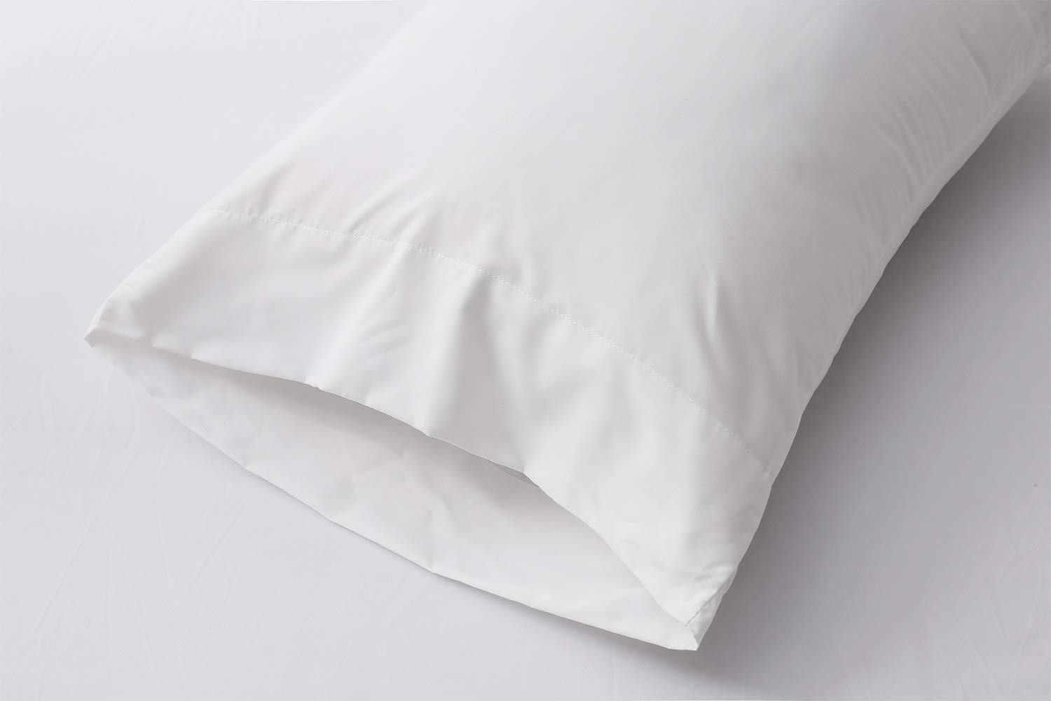 Premium Queen Size Pillowcases (2-Pack) - 2000 Thread Count White Microfiber Pillow Covers, Ultra Soft & Breathable Bedding for Comfortable Sleep - Perfect for Home, Hotel, and Guest Room Use