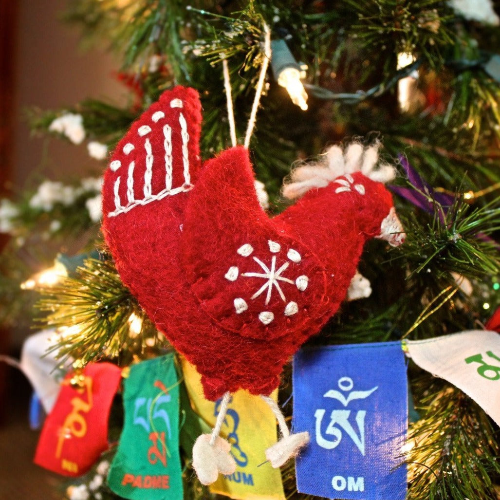 Handmade Hen Ornament - Cute Farmhouse Decor for Kitchen, Garden & Easter - Perfect for Home, Farm & Seasonal Decorations