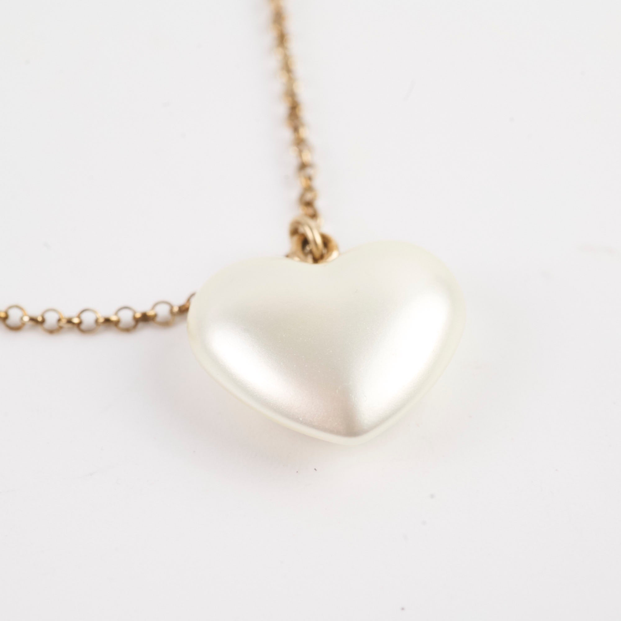 Chanel CC Heart Pearl Necklace for Women - Elegant Luxury Jewelry Gift for Valentine's Day, Anniversary & Special Occasions