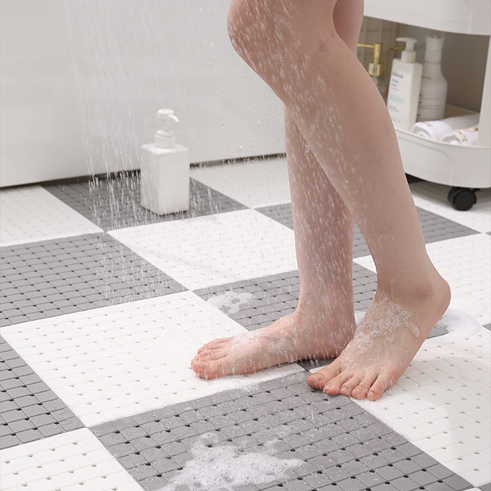 Non-Slip Rubber Bath Mat 30x30cm - Interlocking Waterproof Floor Tiles with Drainage Holes & Suction Cups - Anti-Skid Shower Mat for Bathroom, Kitchen, Gym - Easy to Clean & Durable (Black, 32-Piece Set) - Perfect for Wet Areas, Saunas & Poolside Safety