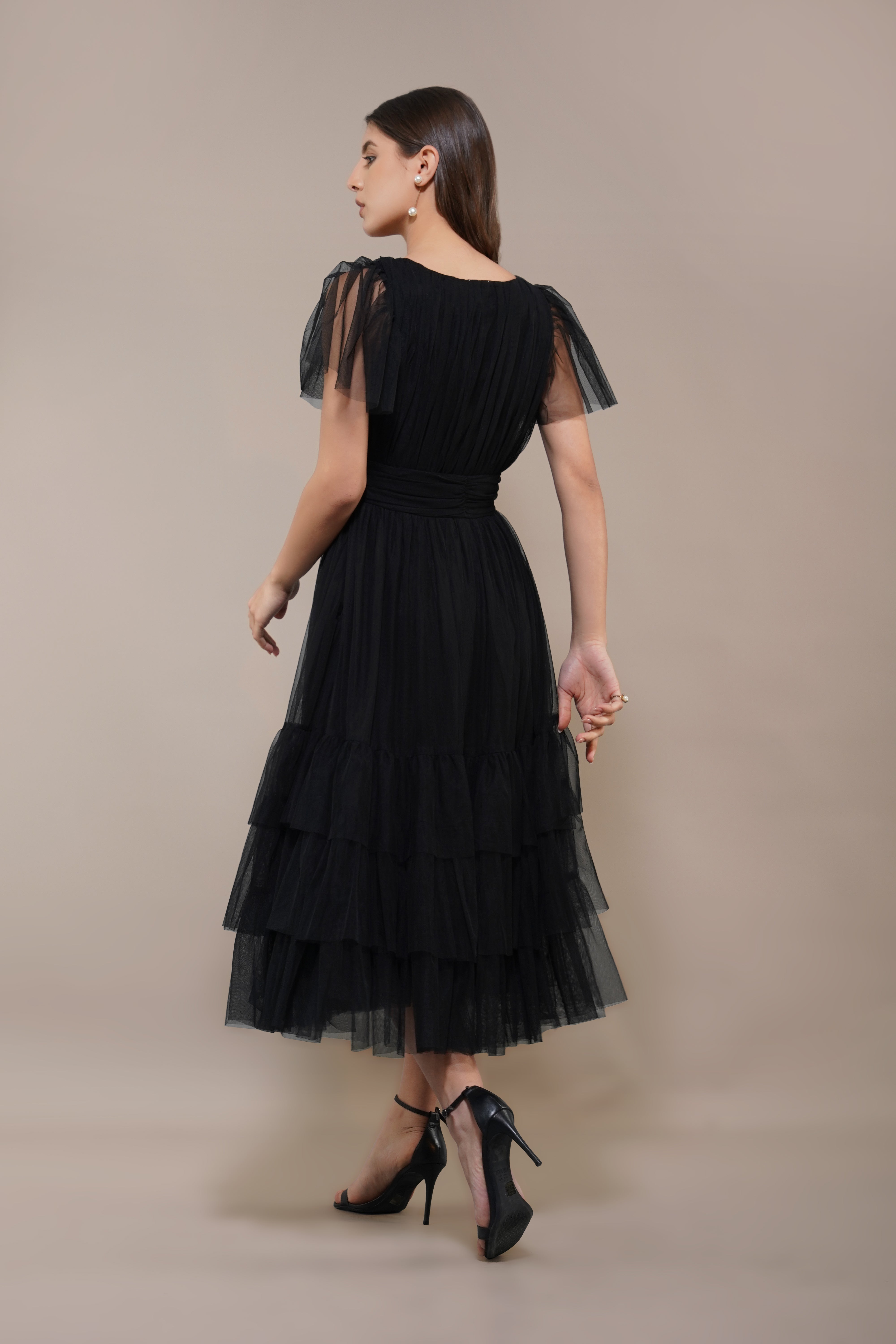 Elegant Madison Black Tulle Bridesmaid Midi Dress for Weddings, Parties & Formal Events - Flowy A-Line Skirt & Comfortable Fit