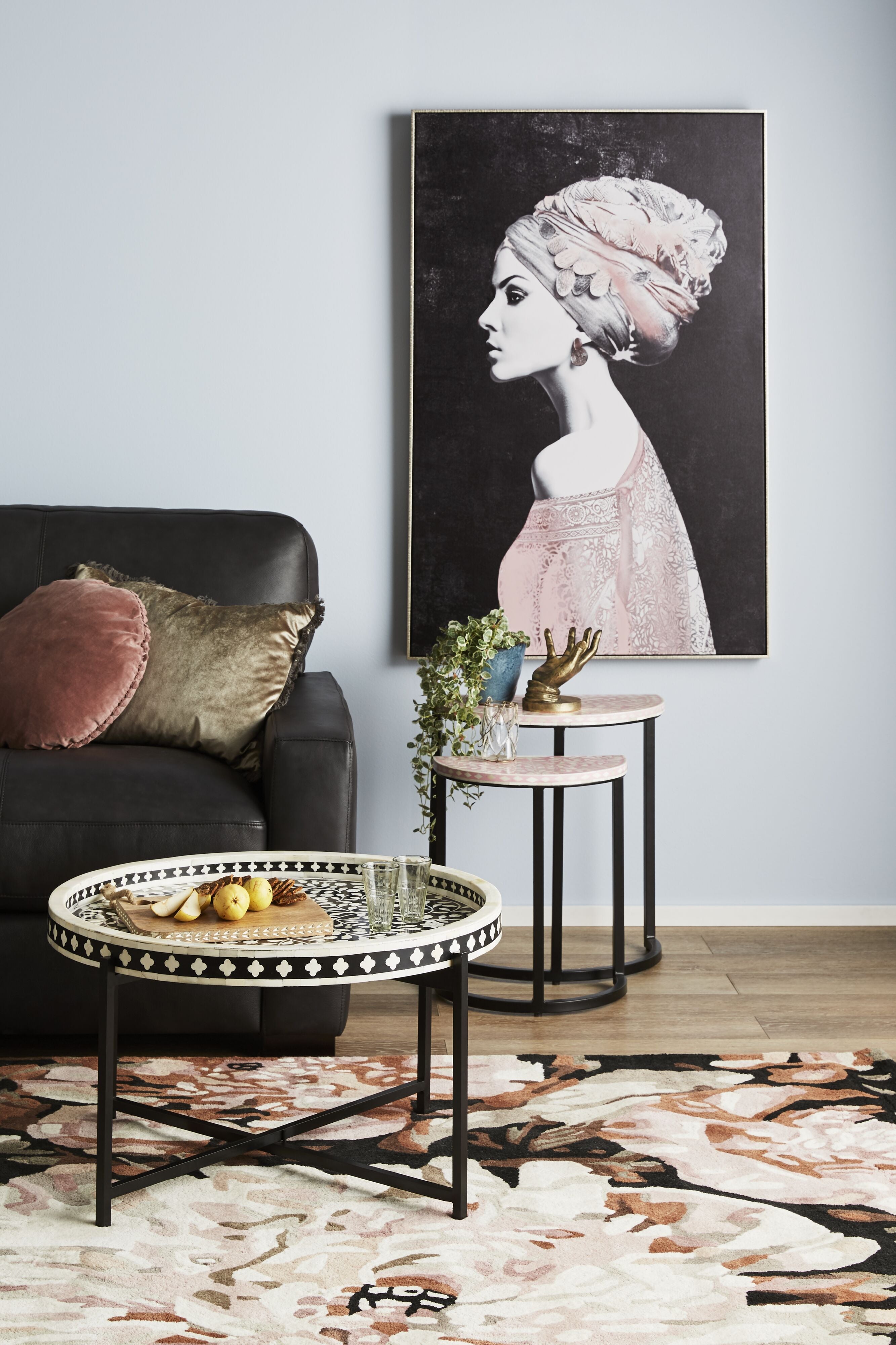 Exquisite Black Bone Inlay Round Coffee Table with Sturdy Black Frame - 75cm Diameter Modern Centerpiece for Living Room, Lounge & Office Decor