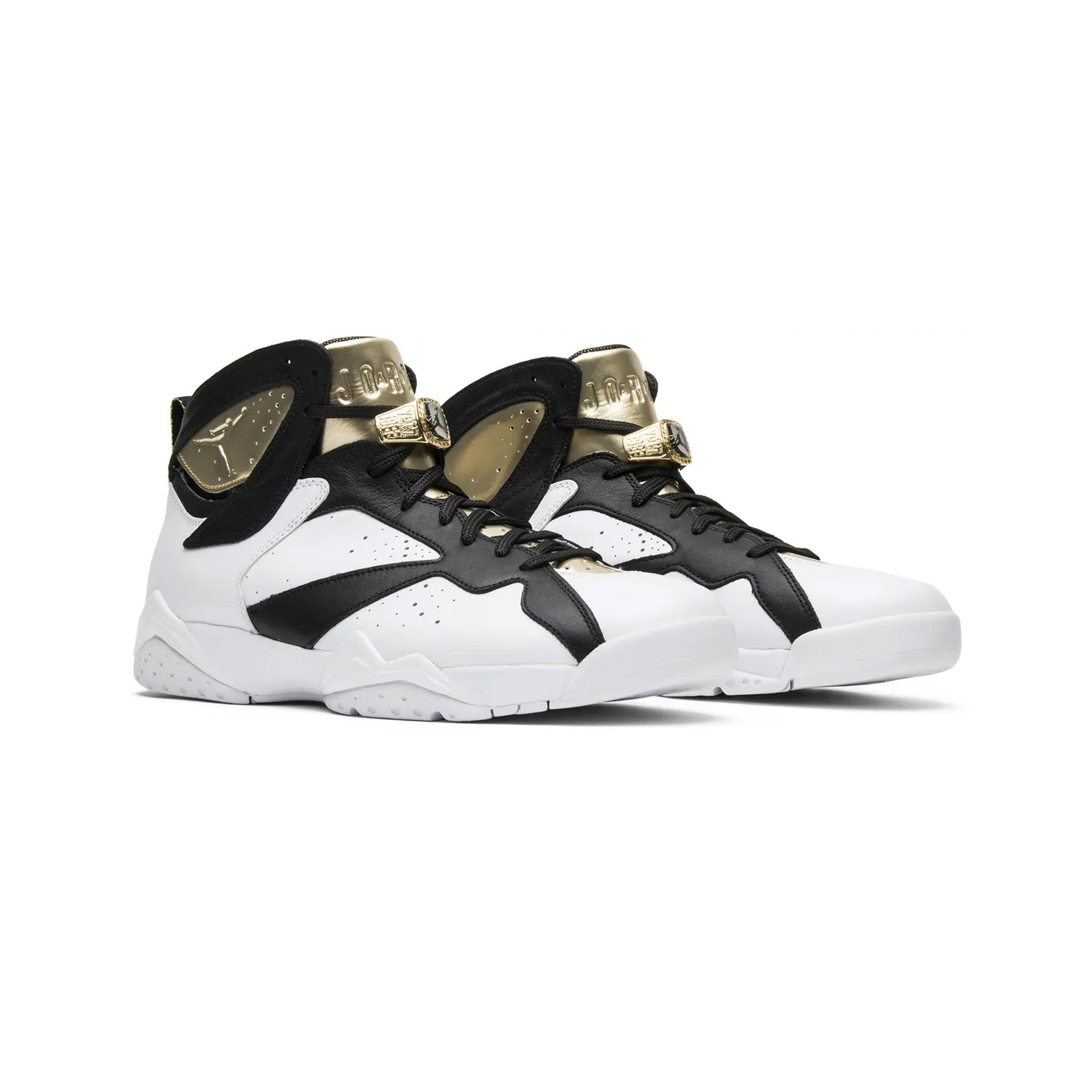 Air Jordan 7 Retro Championship Pack Champagne (2015) - Limited Edition Basketball Shoes for Men - Perfect for Sneaker Collectors & Court Performance