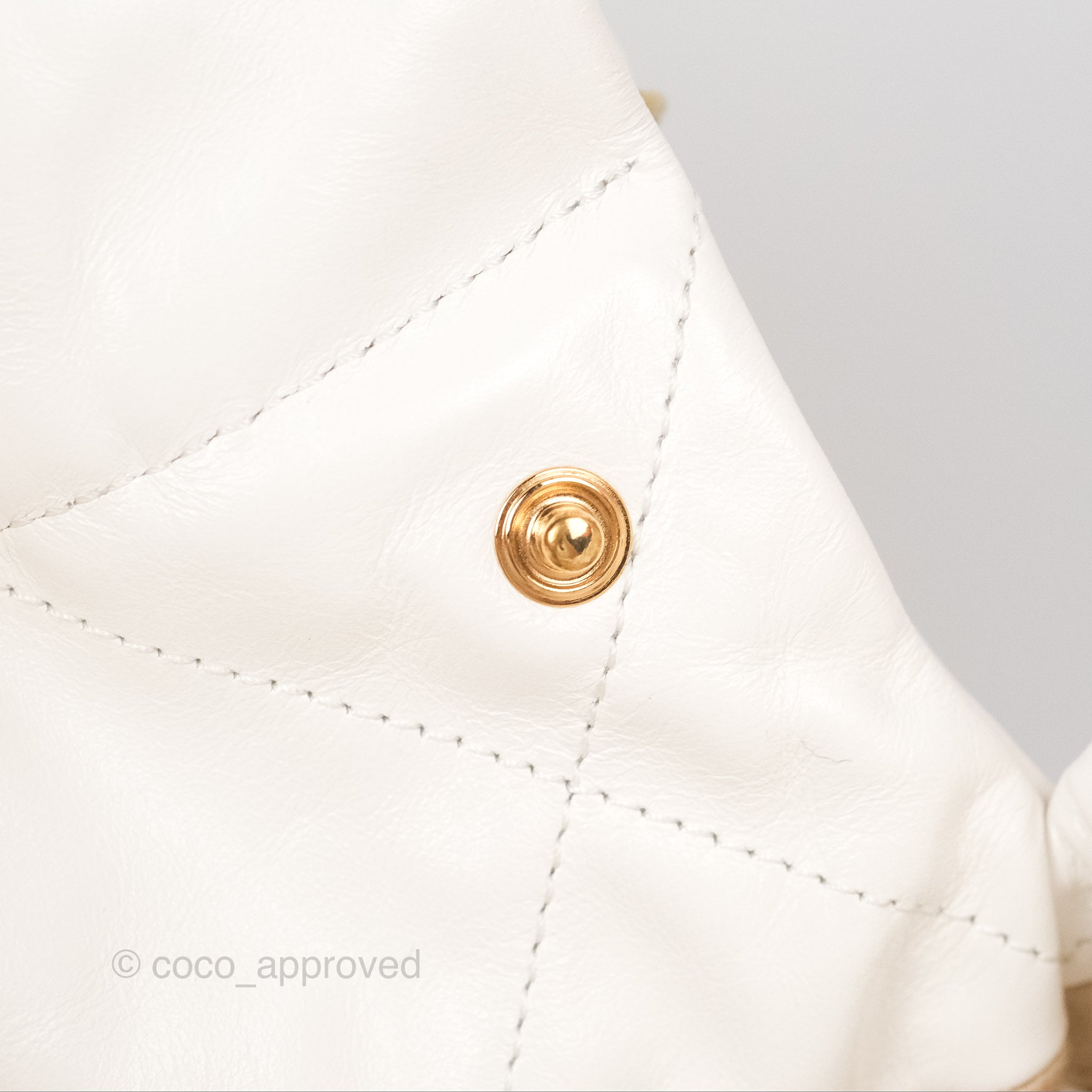 Chanel 22 Small Handbag in White Shiny Calfskin Leather with Aged Gold Hardware - Luxury Crossbody Bag for Women, Perfect for Date Night & Evening Events