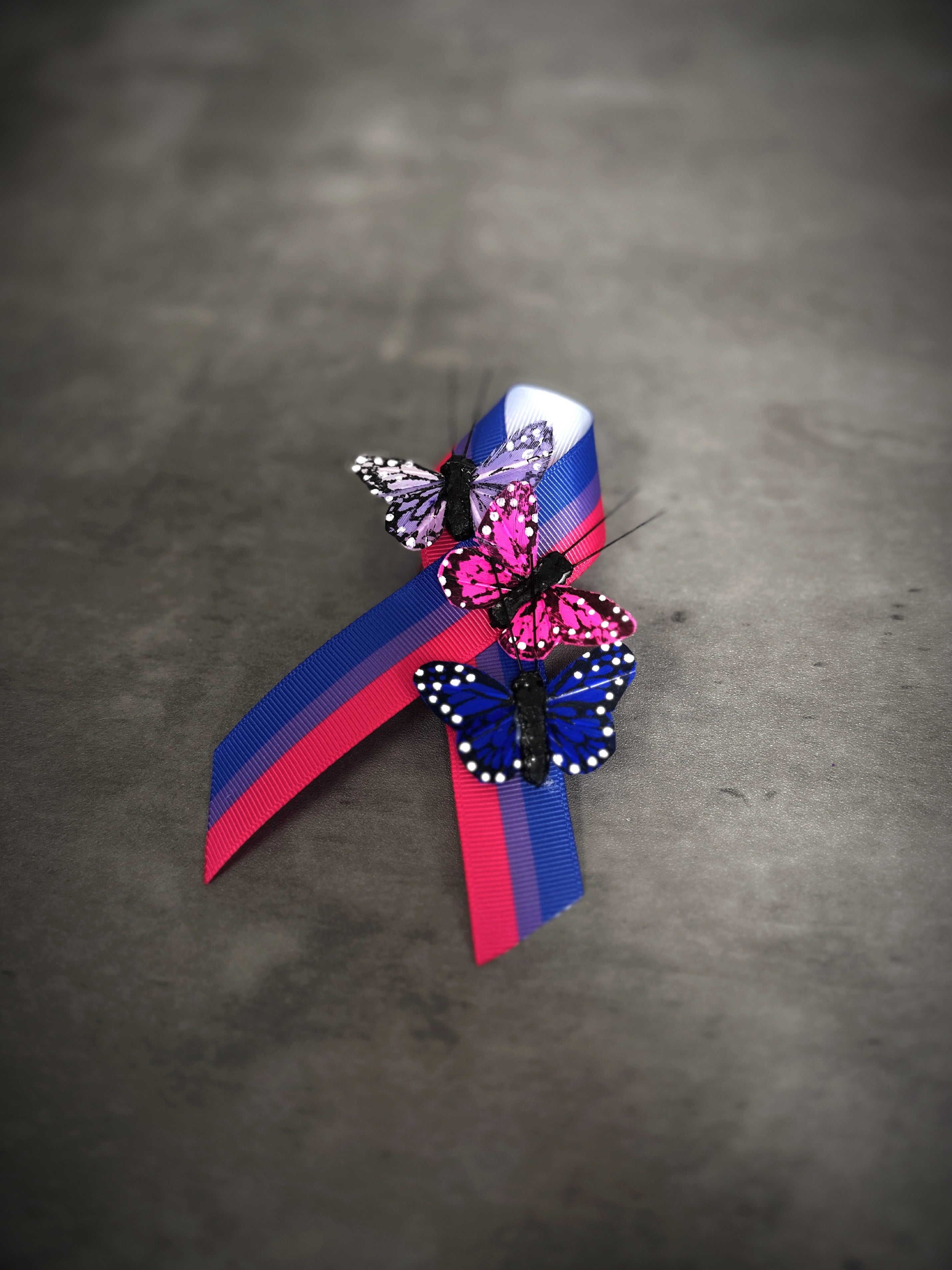 Bisexual Pride Pin - LGBTQ+ Flag Enamel Lapel Pin for Backpacks, Jackets & Hats - Show Your Pride at Parades, Events & Everyday Wear