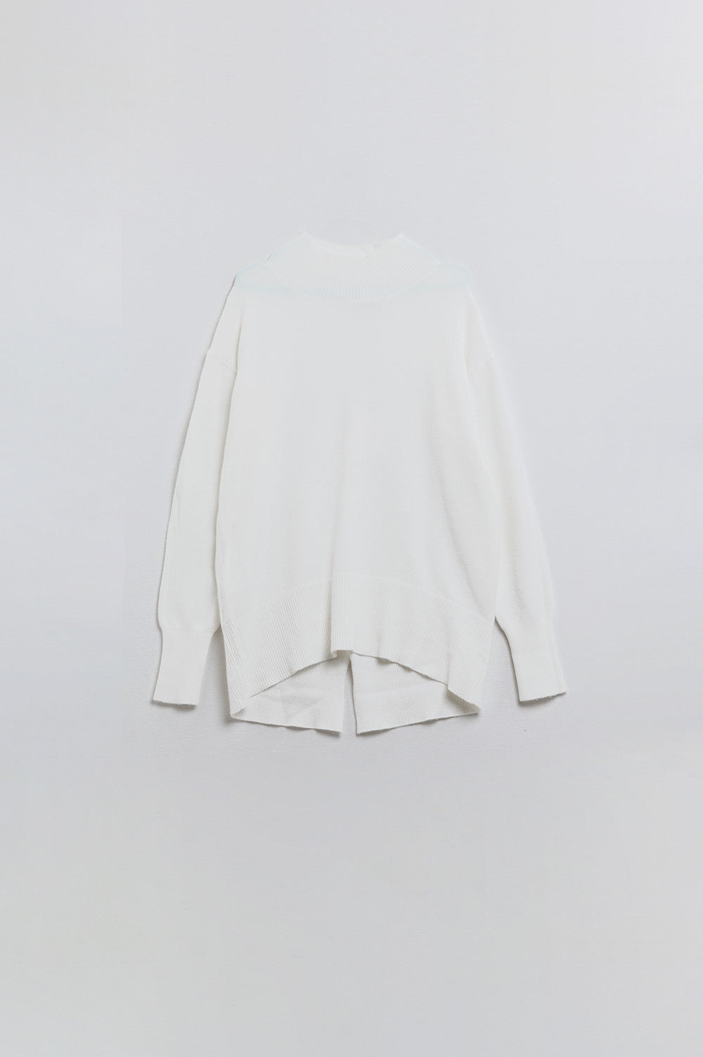 Elegant White Open Back Pullover Sweater - Women's Fashion Loose Knit Top for Casual Wear & Date Nights