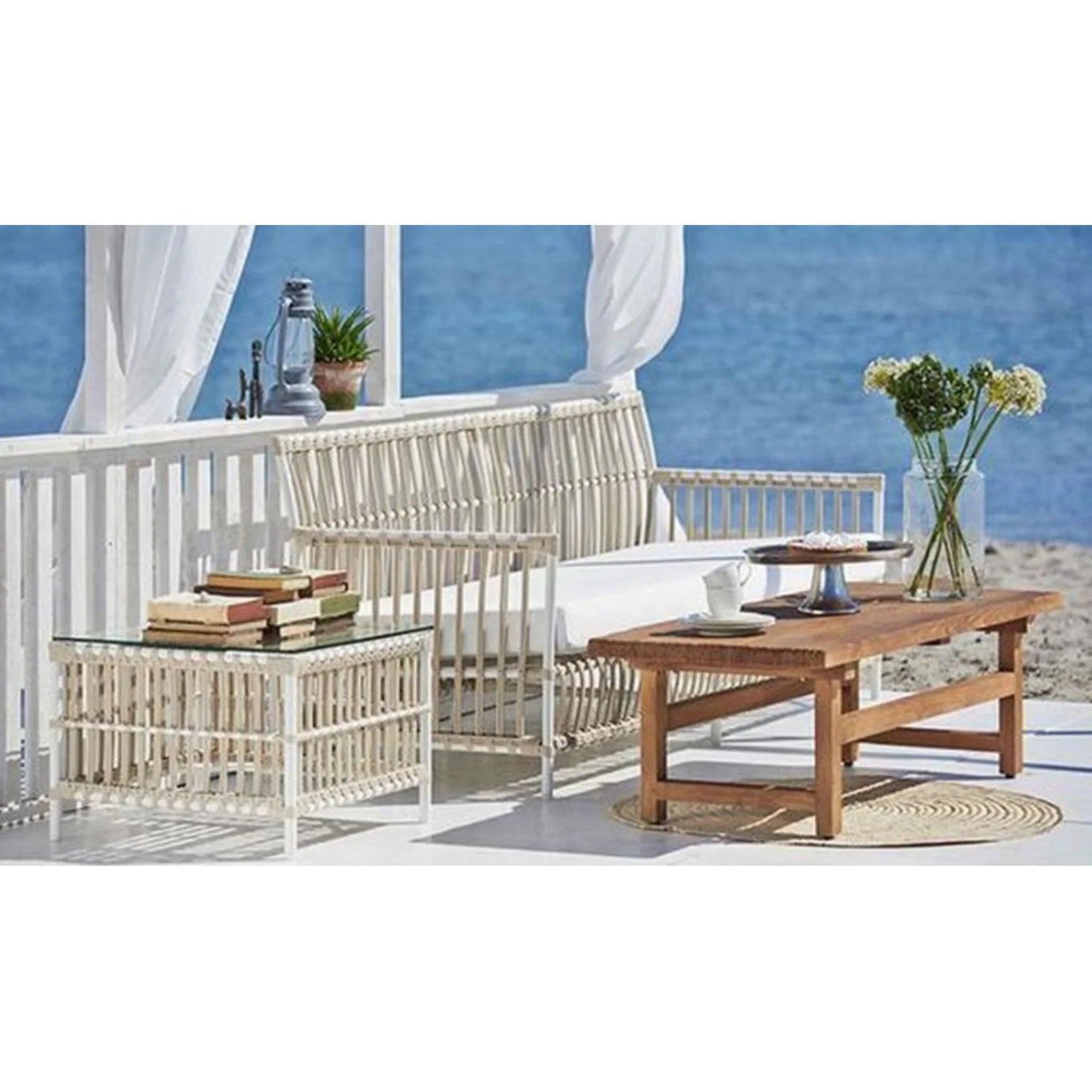 AluRattan™ Modern Outdoor Side Table - Weather-Resistant Patio Coffee Table with Glass Top - Perfect for Garden, Balcony & Poolside Decor