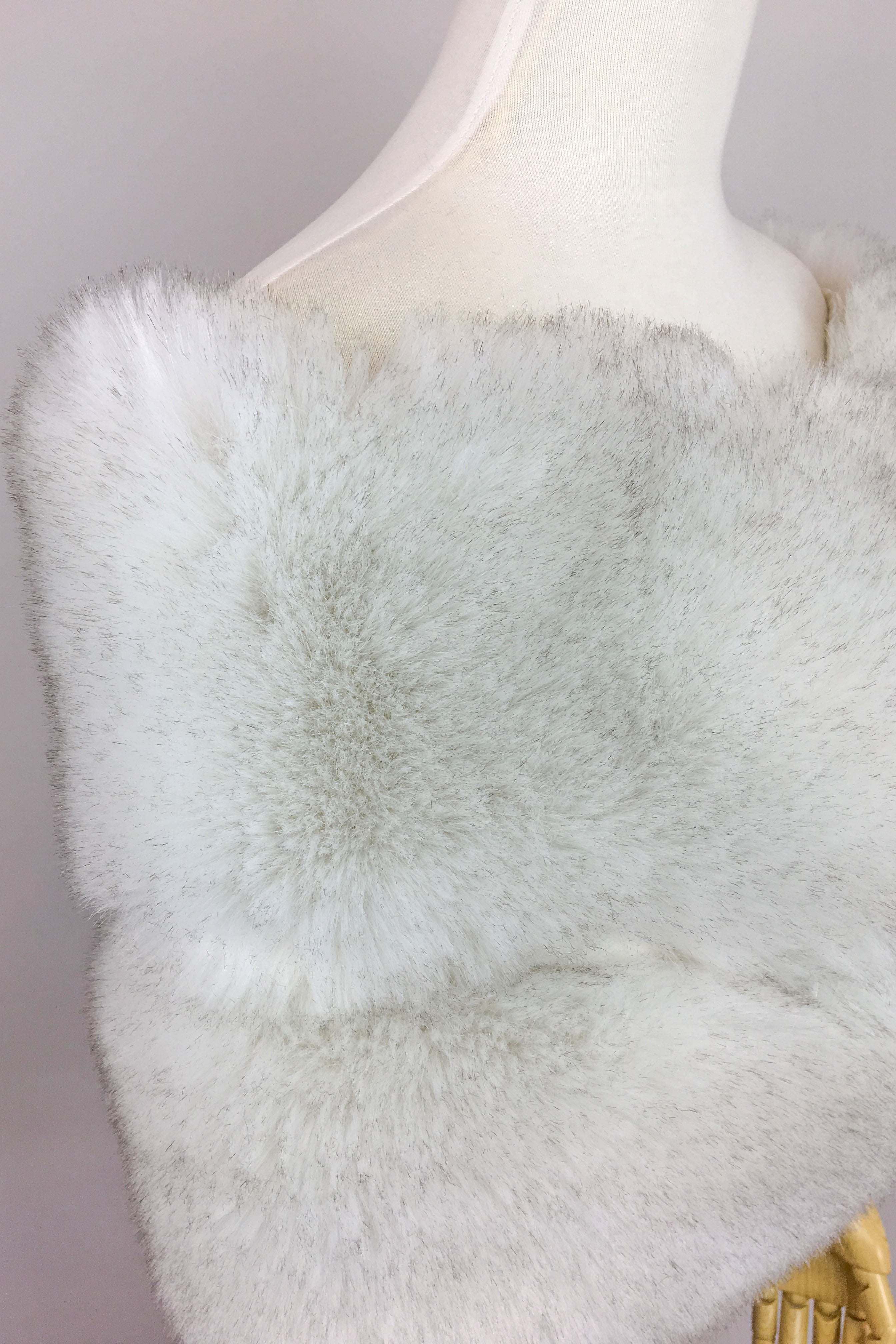 Light Gray / Silver Fur Wrap Scarf - Soft & Luxurious Winter Shawl for Women - Perfect for Cold Weather, Parties & Evening Outings (Penelope LGry07)