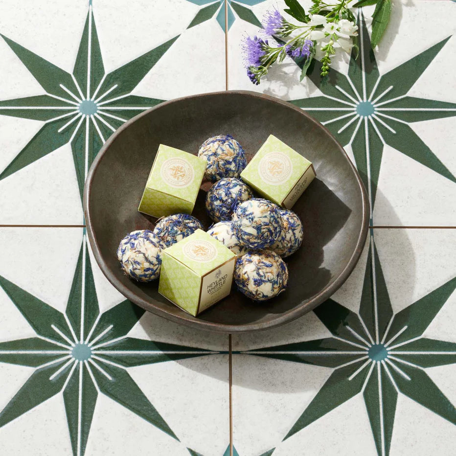 Premium Wild Lemongrass Bath Melts for Relaxation - Aromatherapy Stress Relief & Skin Hydration - Perfect for Spa Nights & Self-Care Rituals