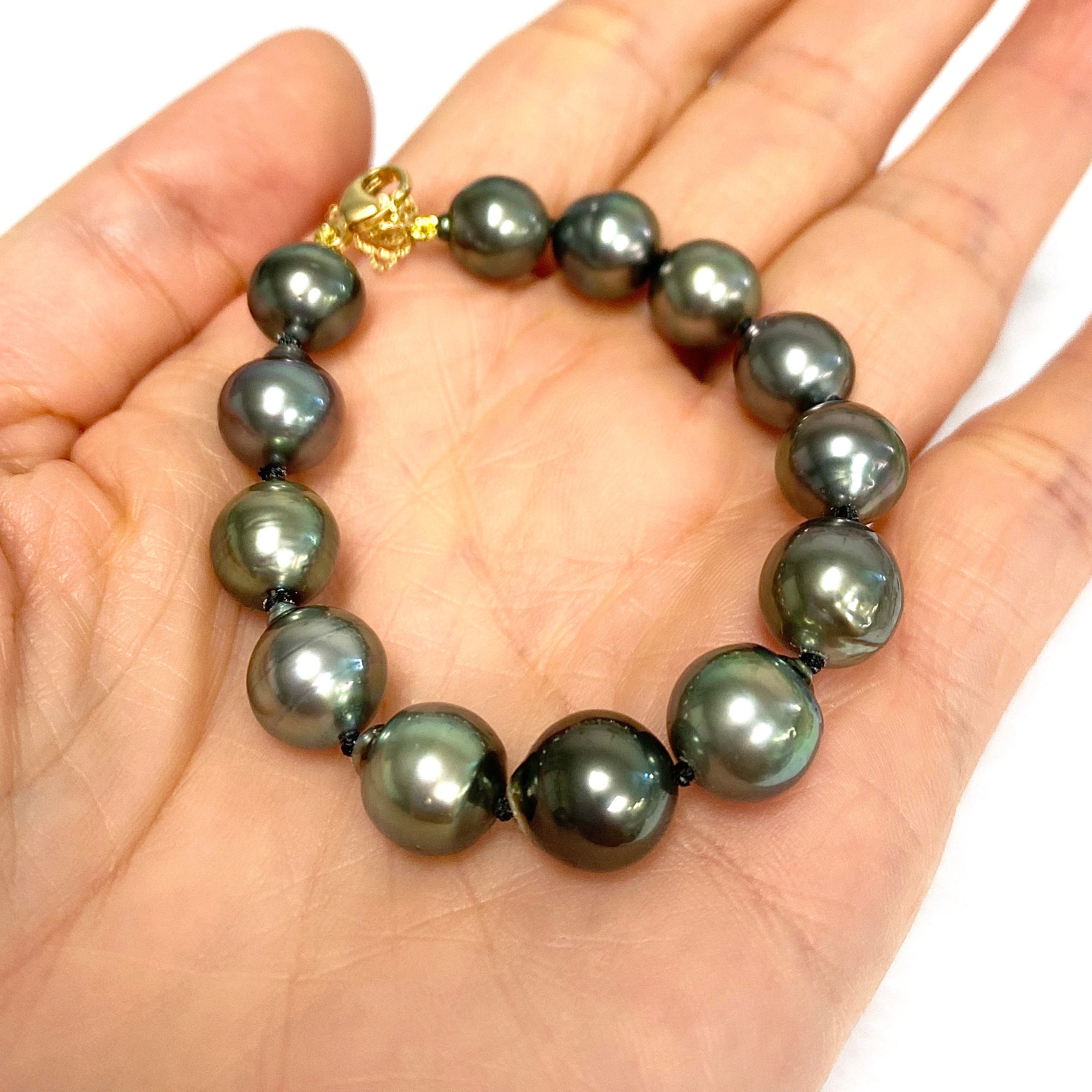 Baby Momi Bracelet (B491) - Adjustable Beaded Bracelet for Newborns & Infants - Perfect Baby Shower Gift & Keepsake for Mom & Baby Bonding