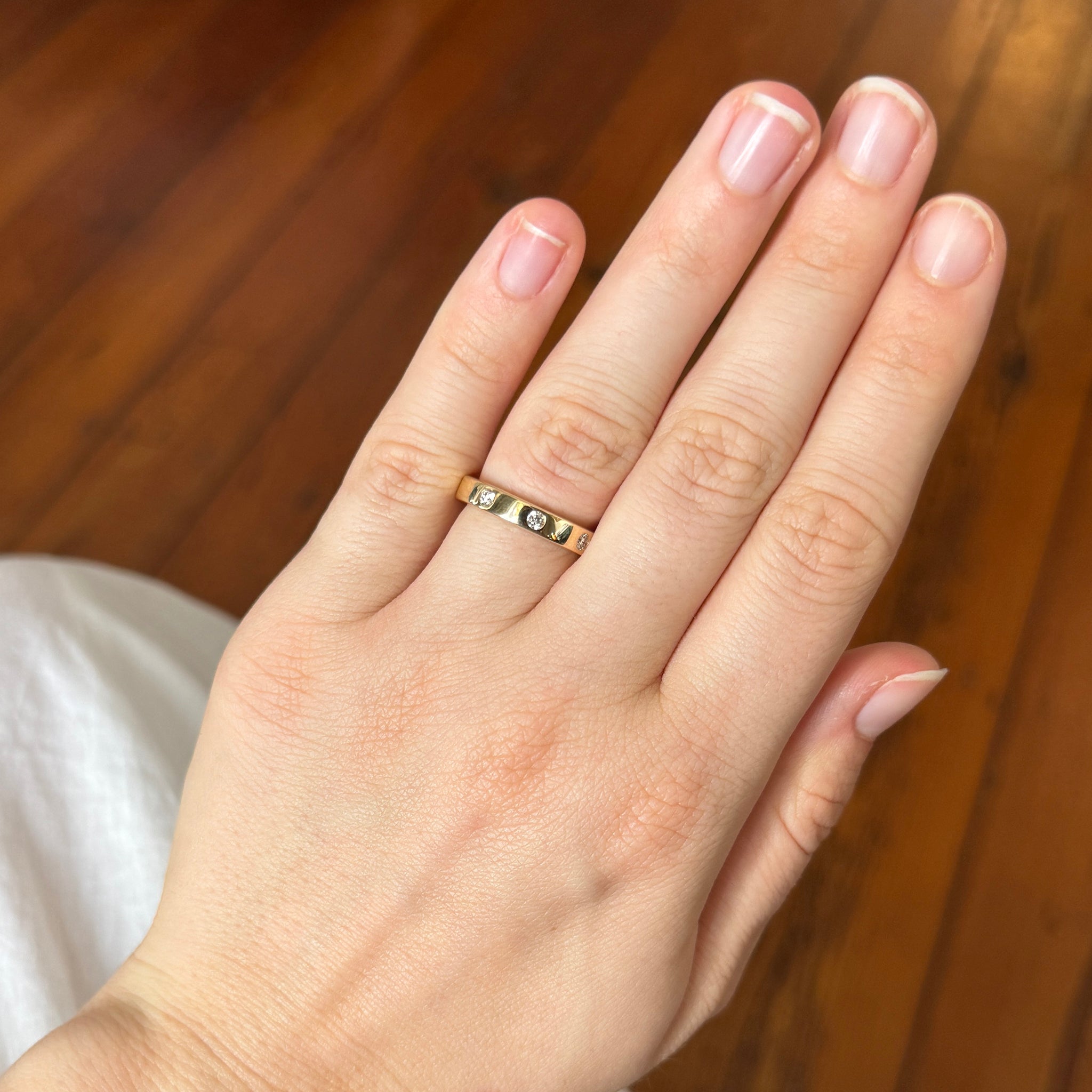 14K Yellow Gold Diamond Five Stone Flush Set Wedding Band - Elegant & Durable Ring for Engagement, Anniversary & Special Occasions