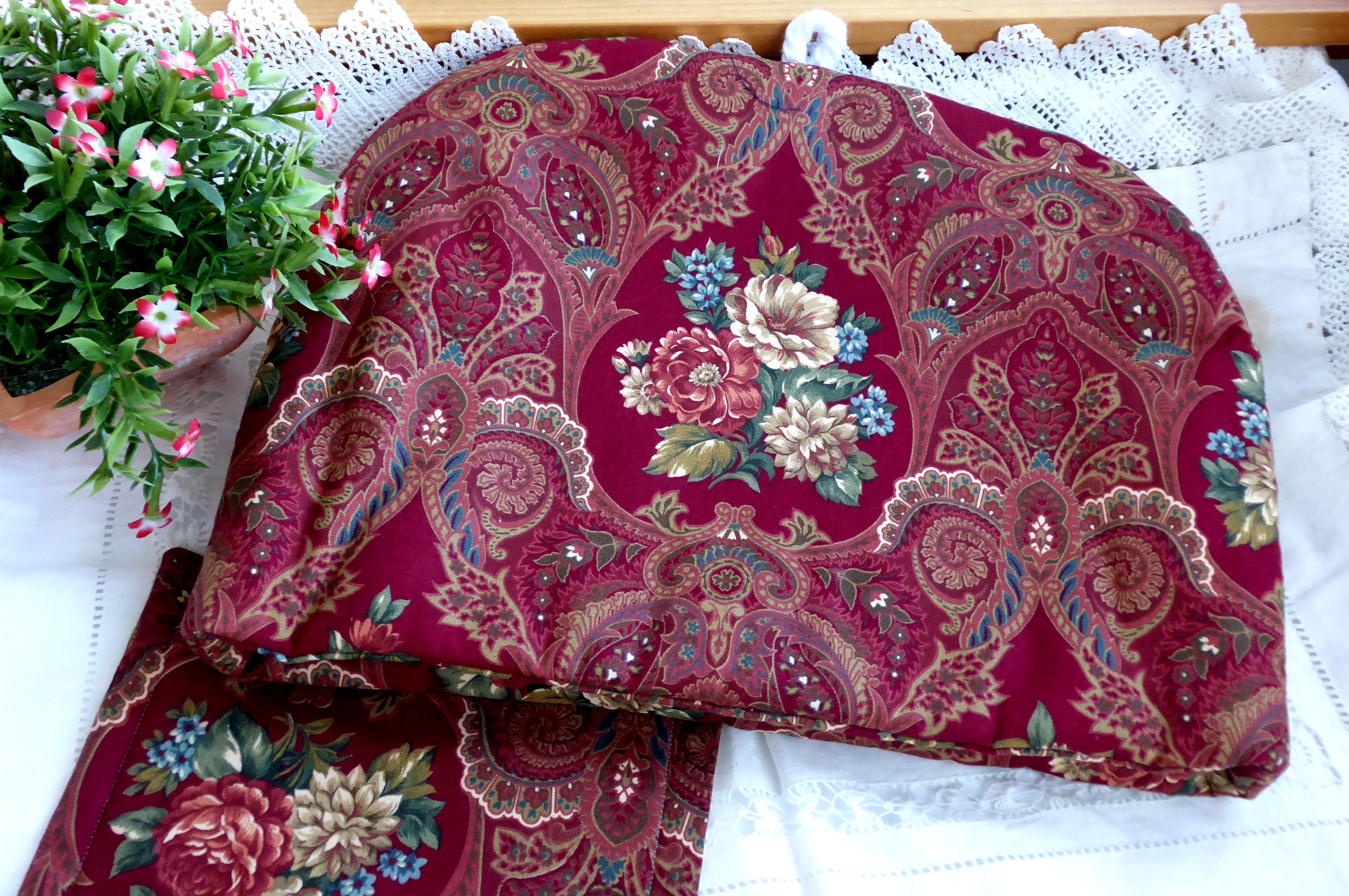 Handmade Red Paisley Floral Tea Cozy with Trivet - Insulated Tea Pot Cover - Perfect for Afternoon Tea, English Tea Parties & Kitchen Decor