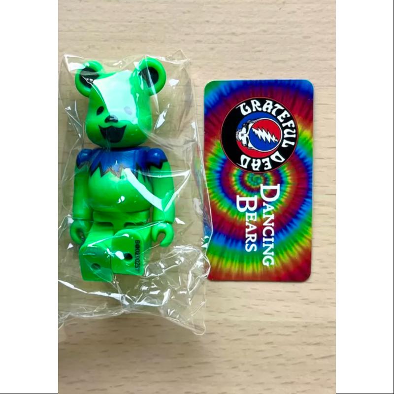 Bearbrick Series 29 Secret DANCING BEARS GREEN 100% - Limited Edition Collectible Vinyl Toy for Display & Gift Giving - Perfect for Anime Fans, Toy Collectors & Home Decor