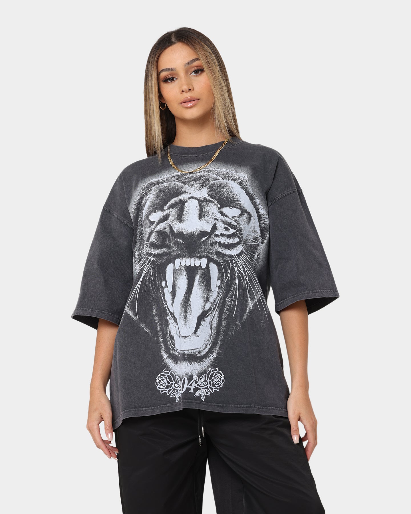 404 Pantheress Vintage T-Shirt - Charcoal Gray Retro Graphic Tee for Women | Casual Streetwear & Festival Outfit