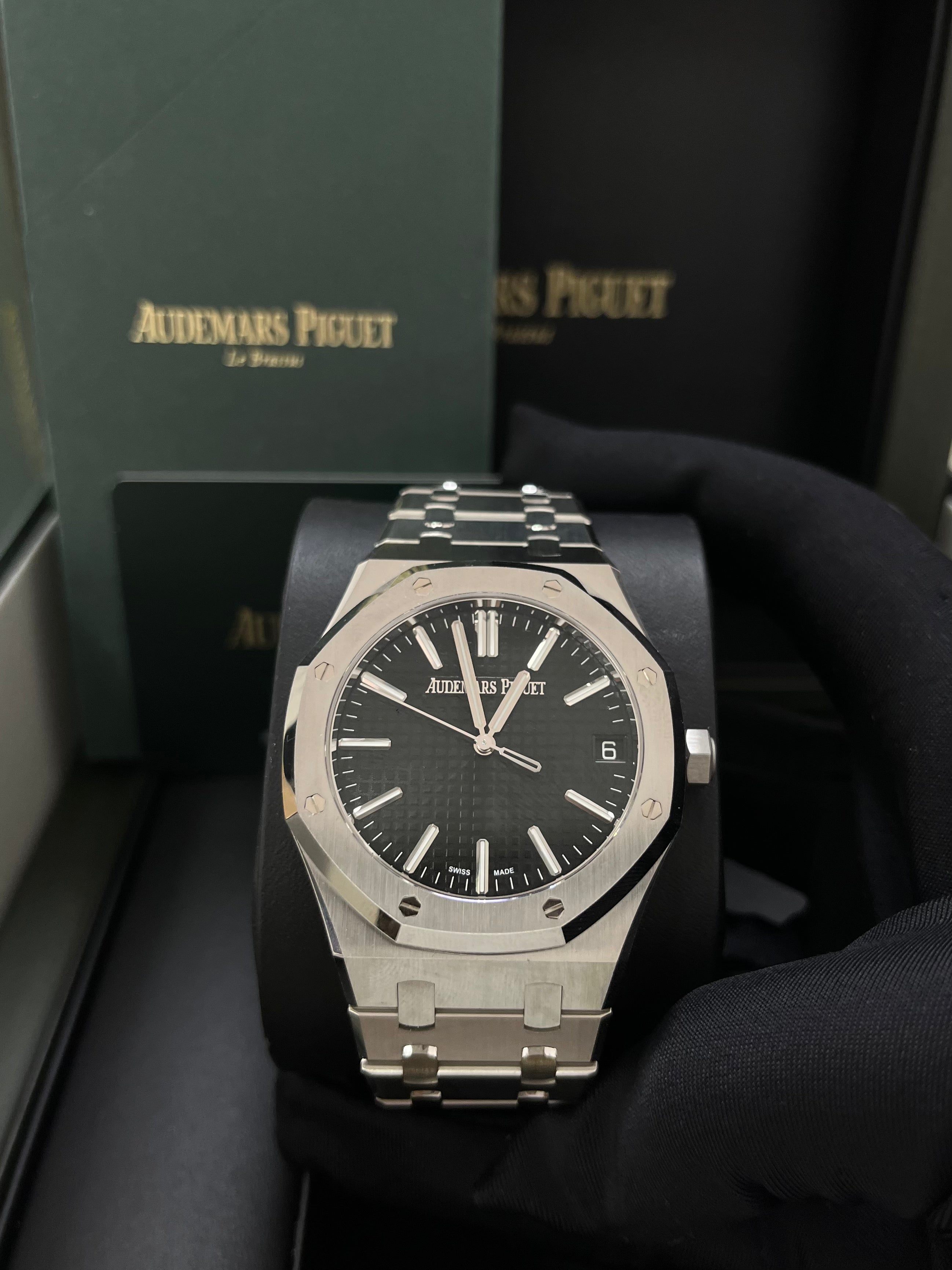 Audemars Piguet Royal Oak 15510ST.OO.1320ST.07 Automatic Men's Watch - Black Dial Stainless Steel Luxury Timepiece for Business, Gifting & Special Occasions