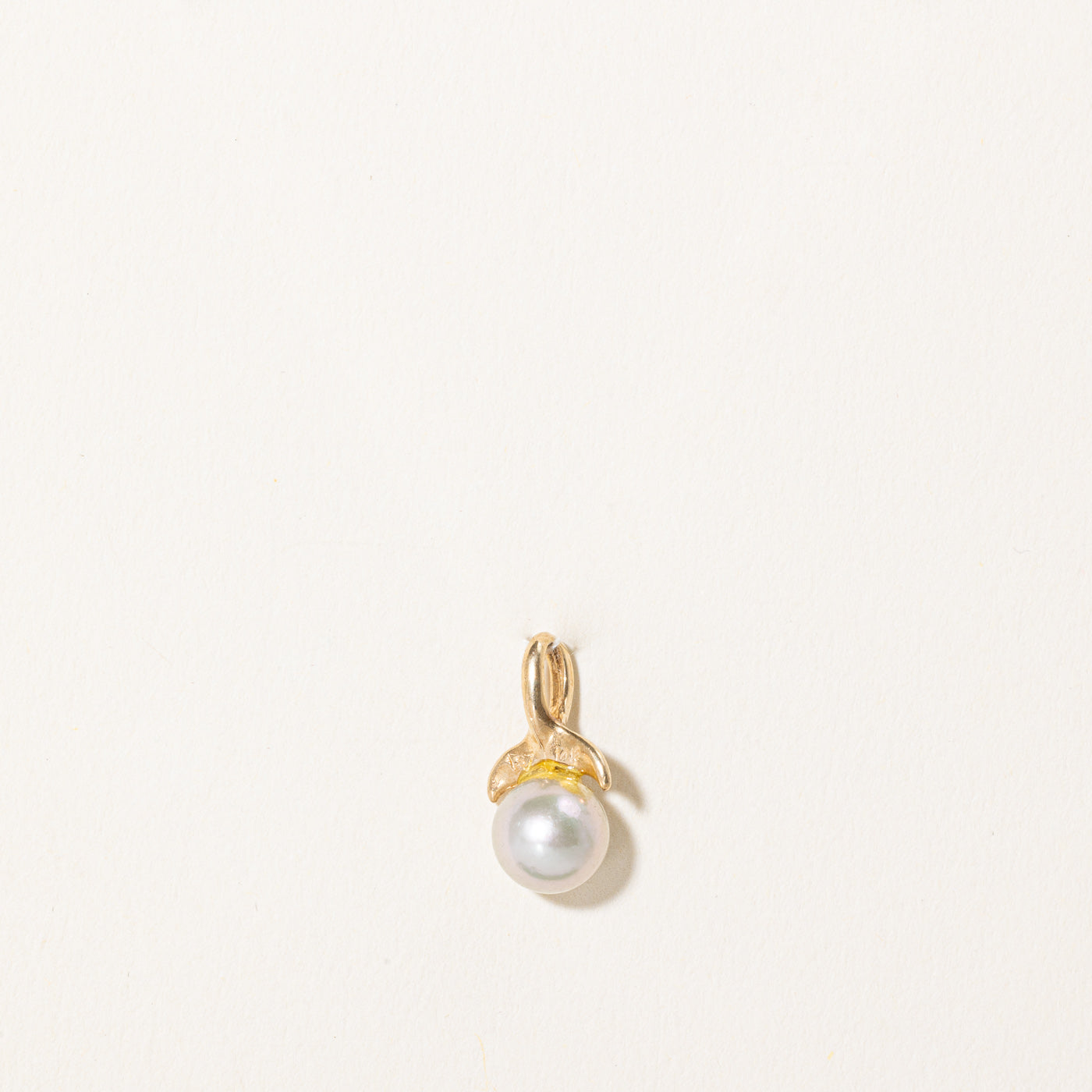 Elegant Cultured Pearl Fish Tail Pendant Necklace - Dainty Jewelry for Women - Perfect Gift for Birthday, Anniversary & Special Occasions