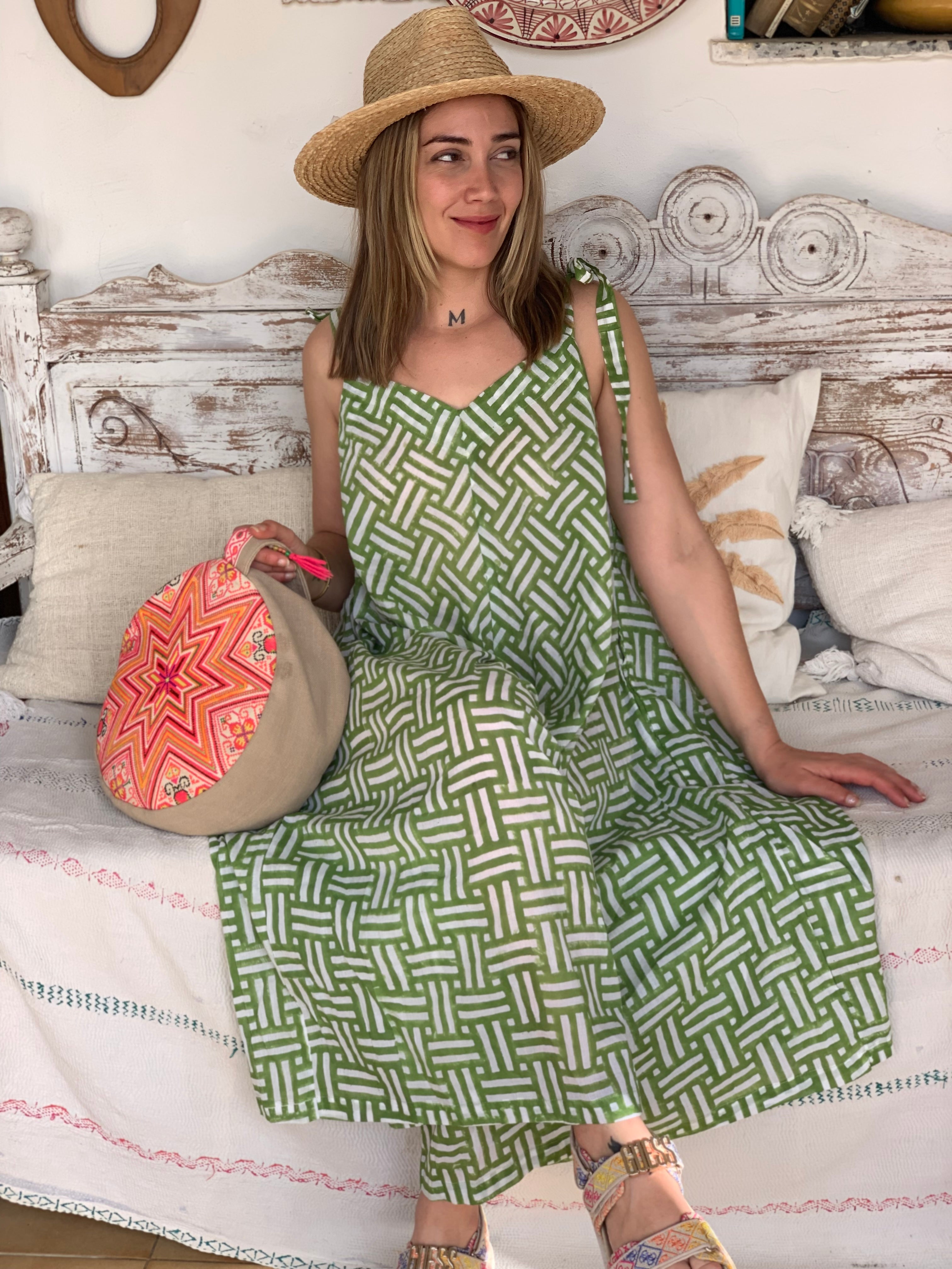 Women's Lightweight Green Jumpsuit for Summer - Casual Romper with Pockets, Perfect for Beach, Vacation & Outdoor Activities