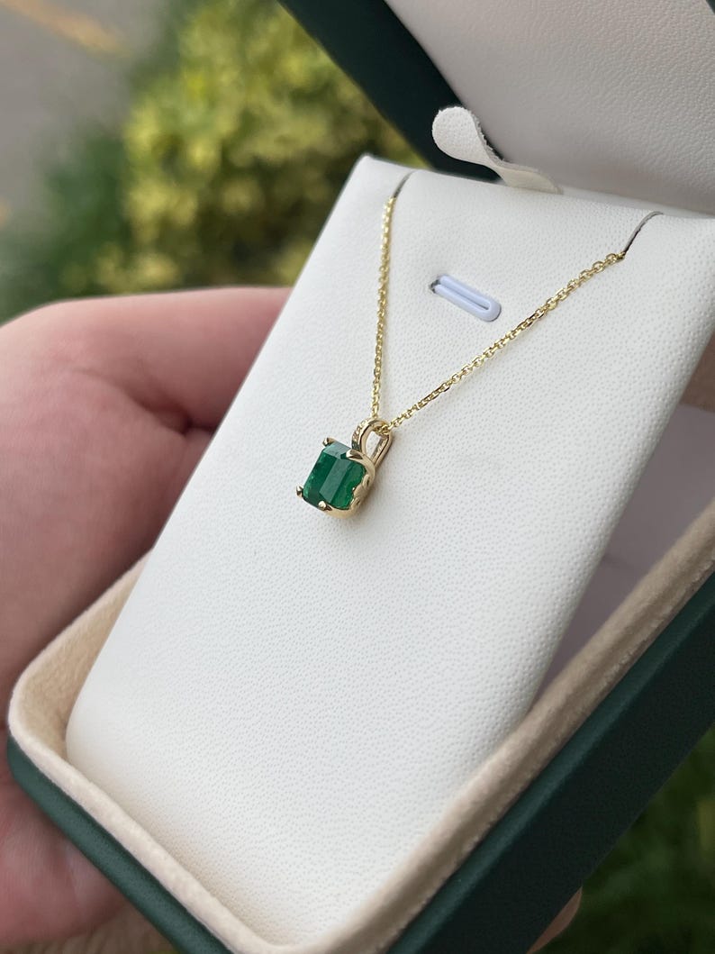 2.0ct 14K Gold Emerald Cut Dark Green Emerald Pendant Necklace - Prong Set for Women, Elegant Jewelry Gift for Birthday, Anniversary & Special Occasions