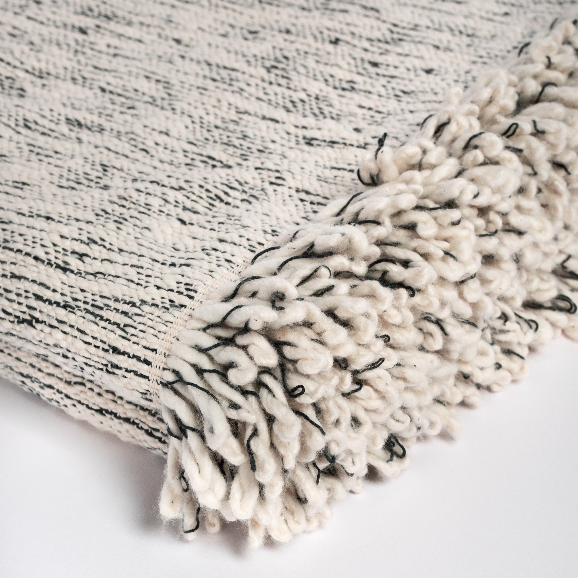 Premium Silvero Soft Fleece Throw Blanket - Cozy & Warm Pepper Color for Living Room, Bedroom & Outdoor Use