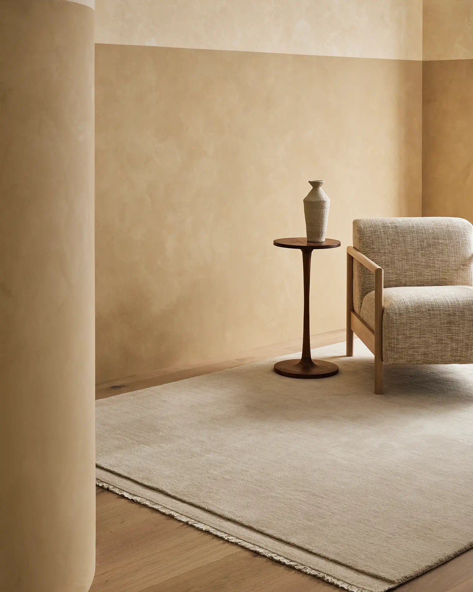 Silvio Rug in Ecru - Soft and Stylish Area Rug for Living Room, Bedroom, or Office Decor