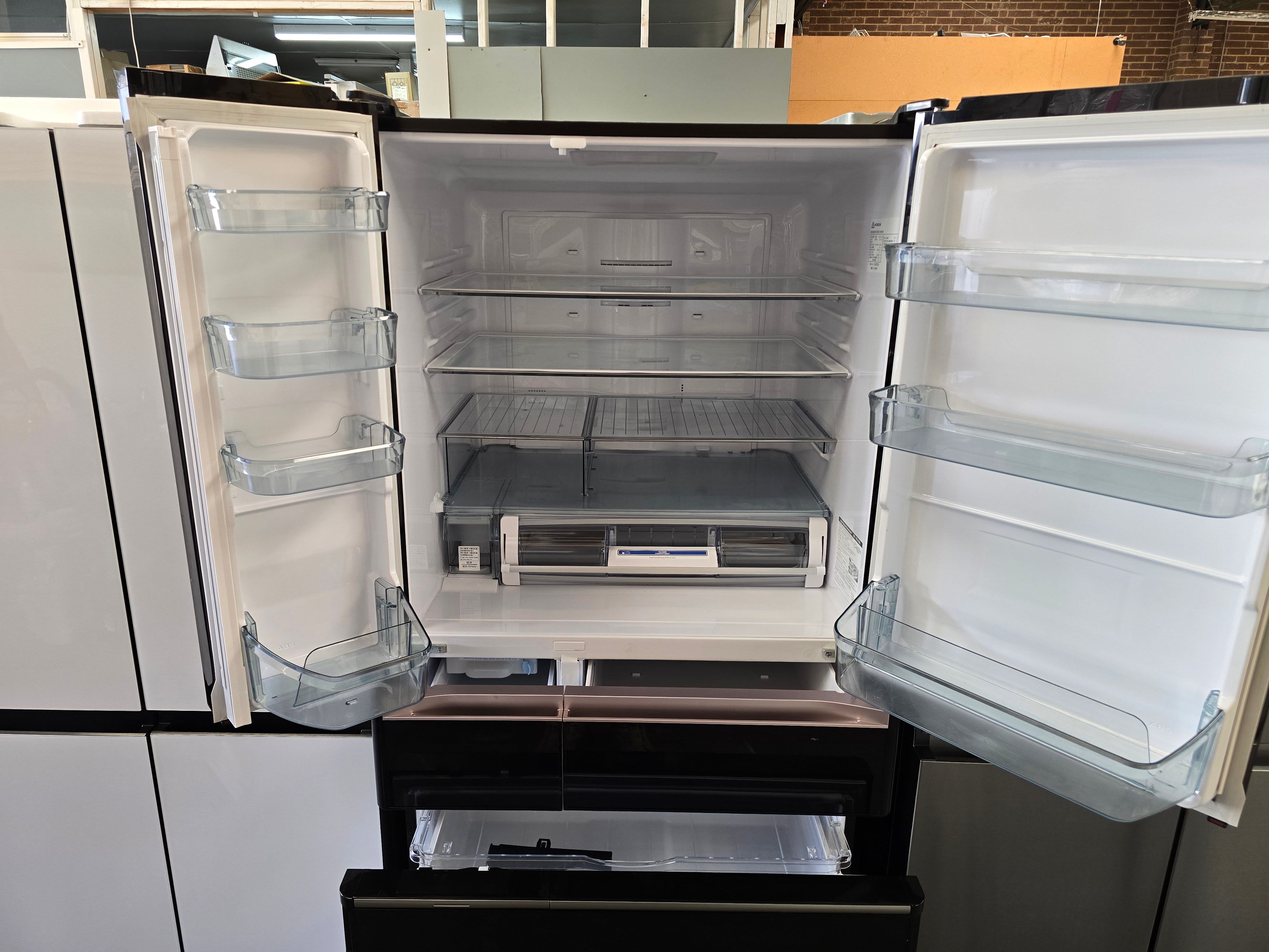 Hitachi 670L Black Glass Inverter Refrigerator with Ice Maker - Energy Efficient Japanese Made Fridge for Home & Kitchen [Factory Second] - Perfect for Modern Kitchens, Small Families & Energy-Saving Households