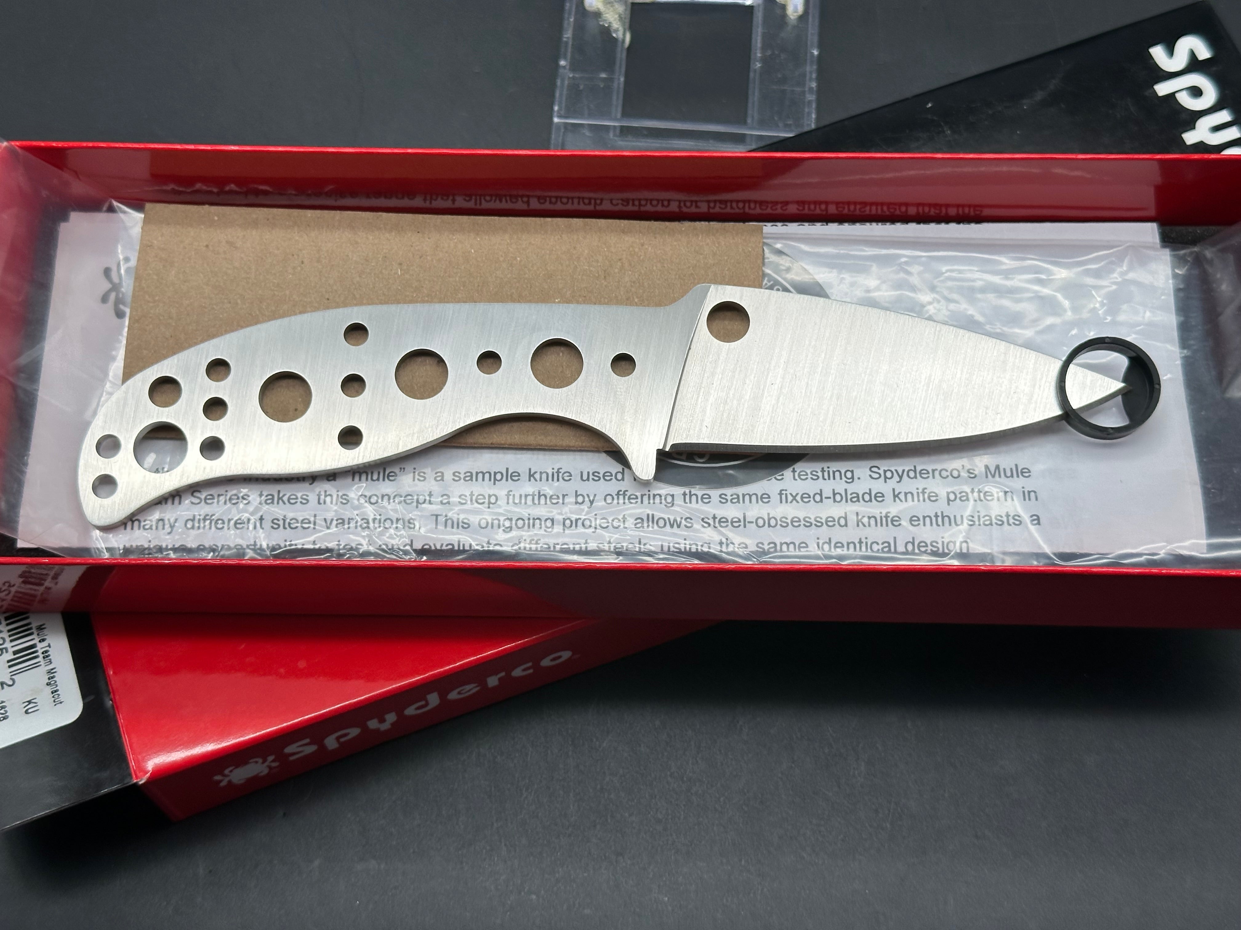 Spyderco Mule Folding Knife - New in Box - MagnaCut Steel Blade - Outdoor, Camping, EDC & Survival Knife