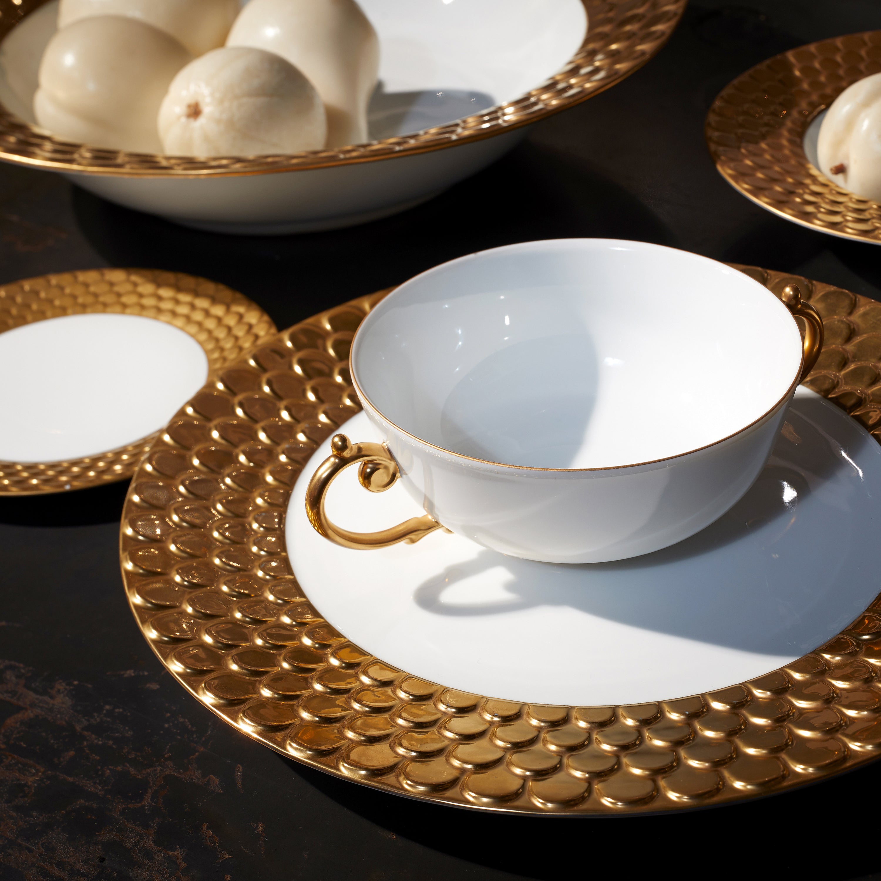 Aegean 16-Piece Gold Dinnerware Set - Elegant Porcelain Plates, Bowls & Cups for Formal Dining, Parties & Home Decor