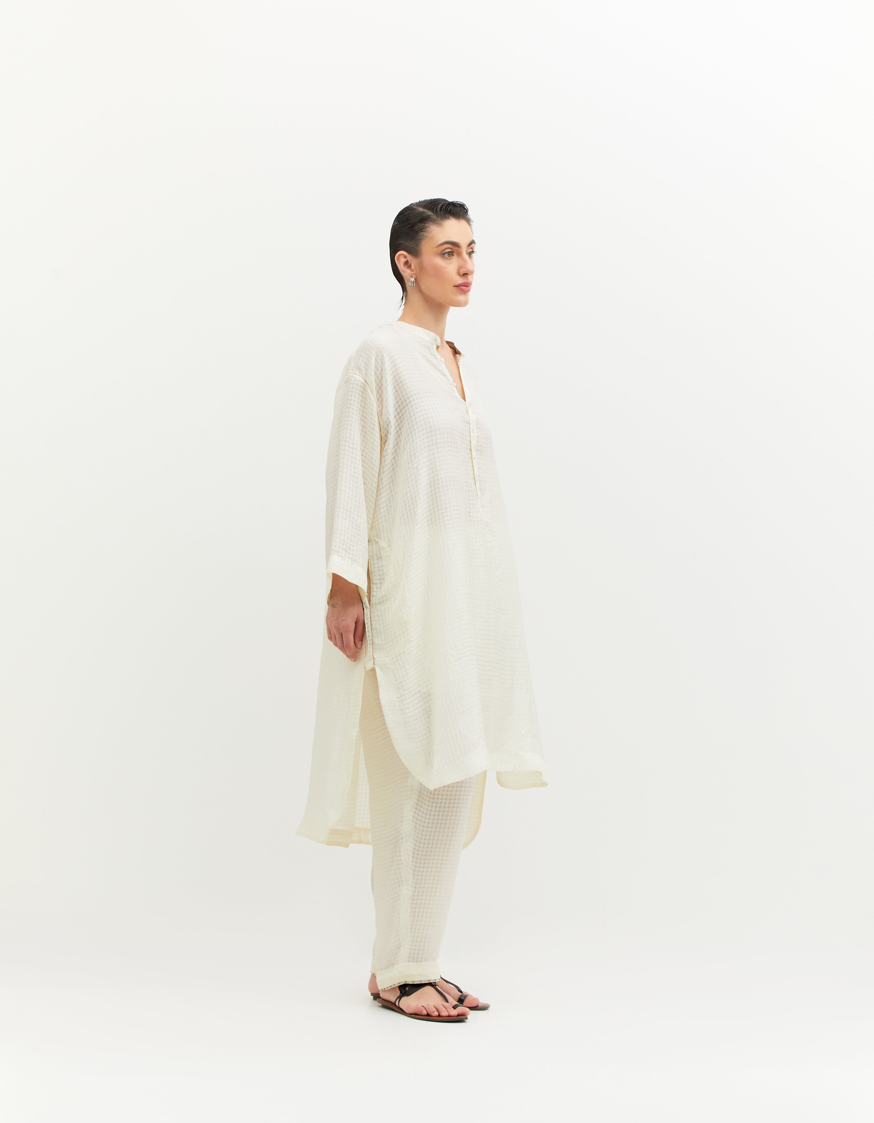 SD Firoza Kurta Silk Check White - Elegant Traditional Indian Women's Dress for Festivals & Special Occasions