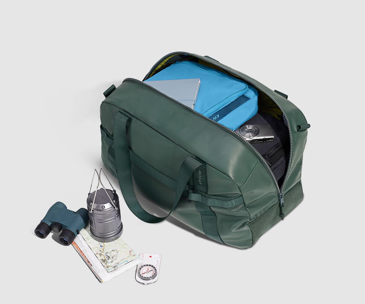 40L Active Duffle Bag in Forest Green - Lightweight Travel & Gym Backpack for Outdoor Adventures & Workouts
