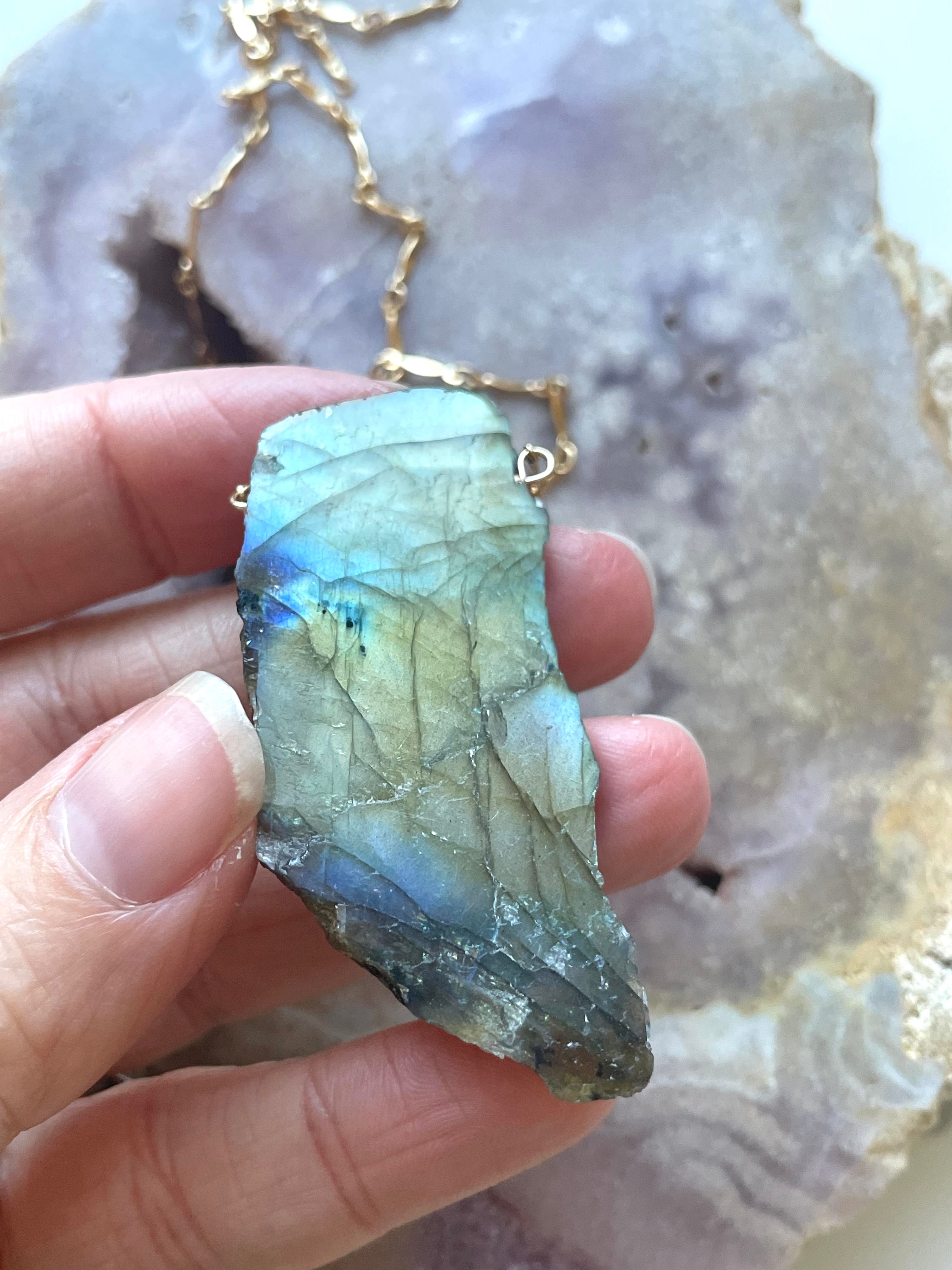 Stunning Large Labradorite Statement Necklace for Women – Elegant Healing Crystal Jewelry for Spiritual Protection & Energy Balance | Perfect for Meditation, Yoga, Boho Fashion & Special Occasions