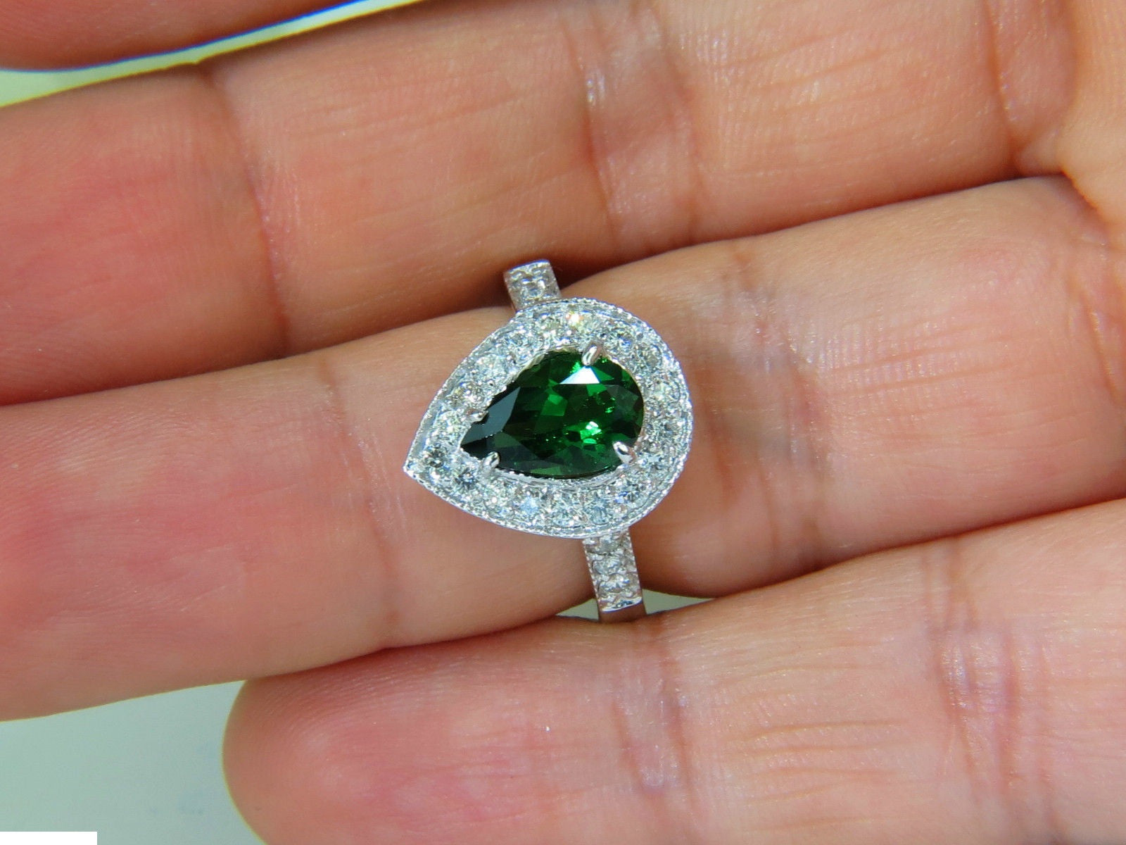2.56CT Natural Bright Fine Gem Green Tsavorite Diamond Ring in 14KT Gold - Elegant Jewelry for Weddings, Anniversaries & Special Occasions