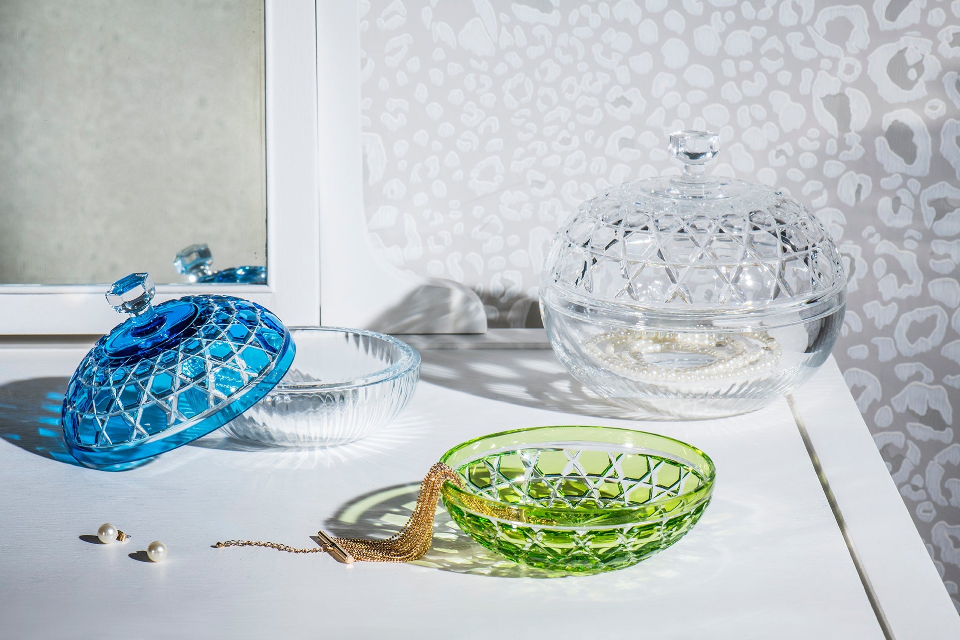 Elegant Small Royal Clear Gift Box - Perfect for Jewelry, Wedding Favors & Party Decorations