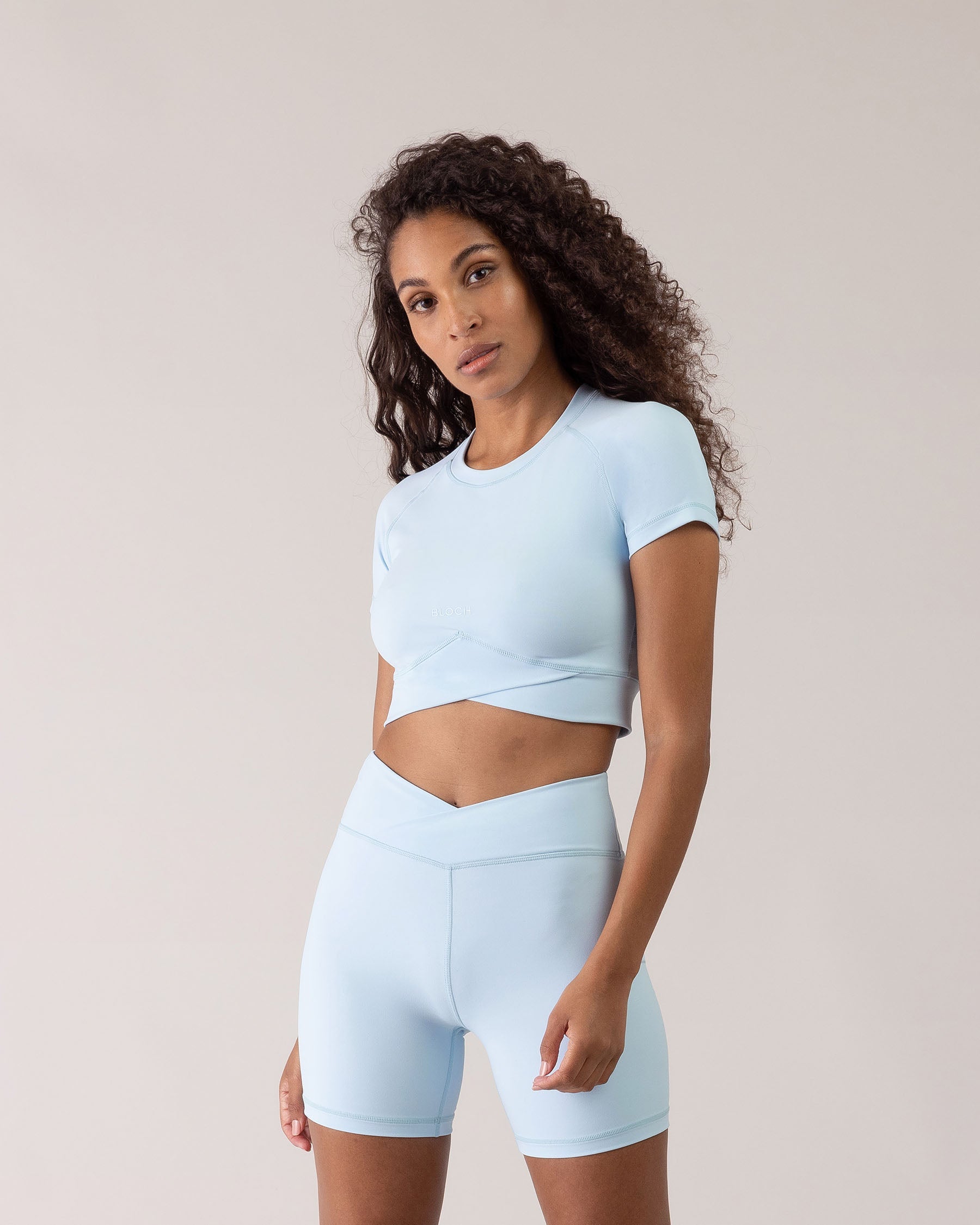 BLOCH Women's Everhold Cross Over Tee - Comfortable Stretchy Workout Top for Yoga, Pilates & Gym - Perfect for Active Lifestyles