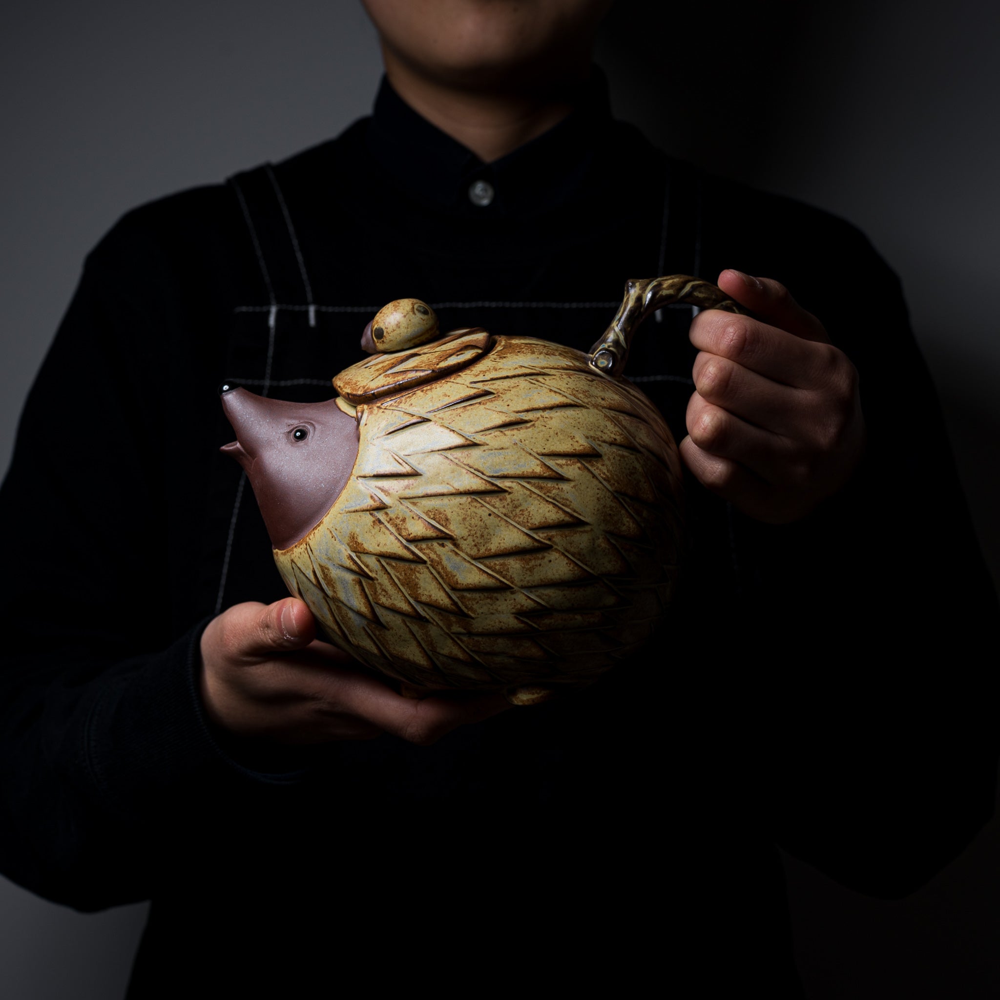 Seto Ware KASHIWA Hedgehog Animal Teapot - Japanese Ceramic Tea Pot with Unique Hedgehog Design | Perfect for Tea Ceremonies, Home Decor & Gift Giving