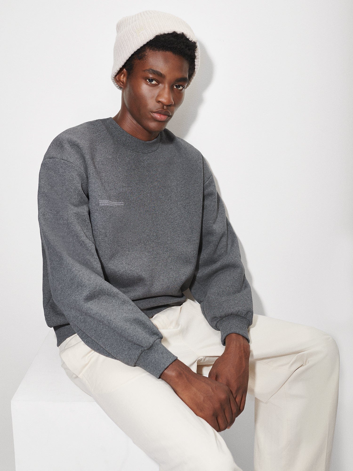 Eco-Friendly Men's Reclaimed Cotton Sweatshirt - Charcoal Grey | Sustainable Casual Wear for Everyday Comfort & Street Style