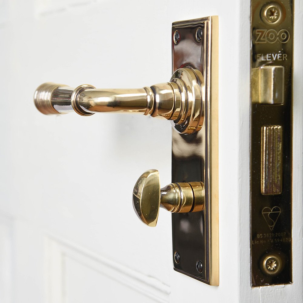 Vintage Polished Antique Brass Reeded Lever Door Handles with Bathroom Privacy Lock - Perfect for Bathroom, Bedroom & Interior Doors