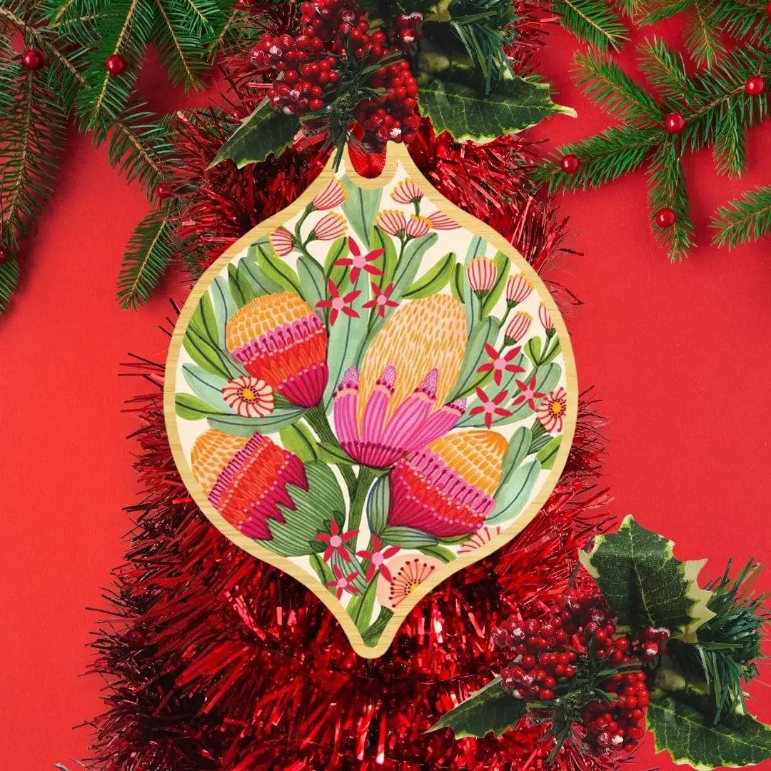 Handmade Protea & Gum Flowers Christmas Ornament - Elegant Holiday Decor for Tree, Wreath & Gift Giving - Perfect for Festive Home Decor & Christmas Party Decorations