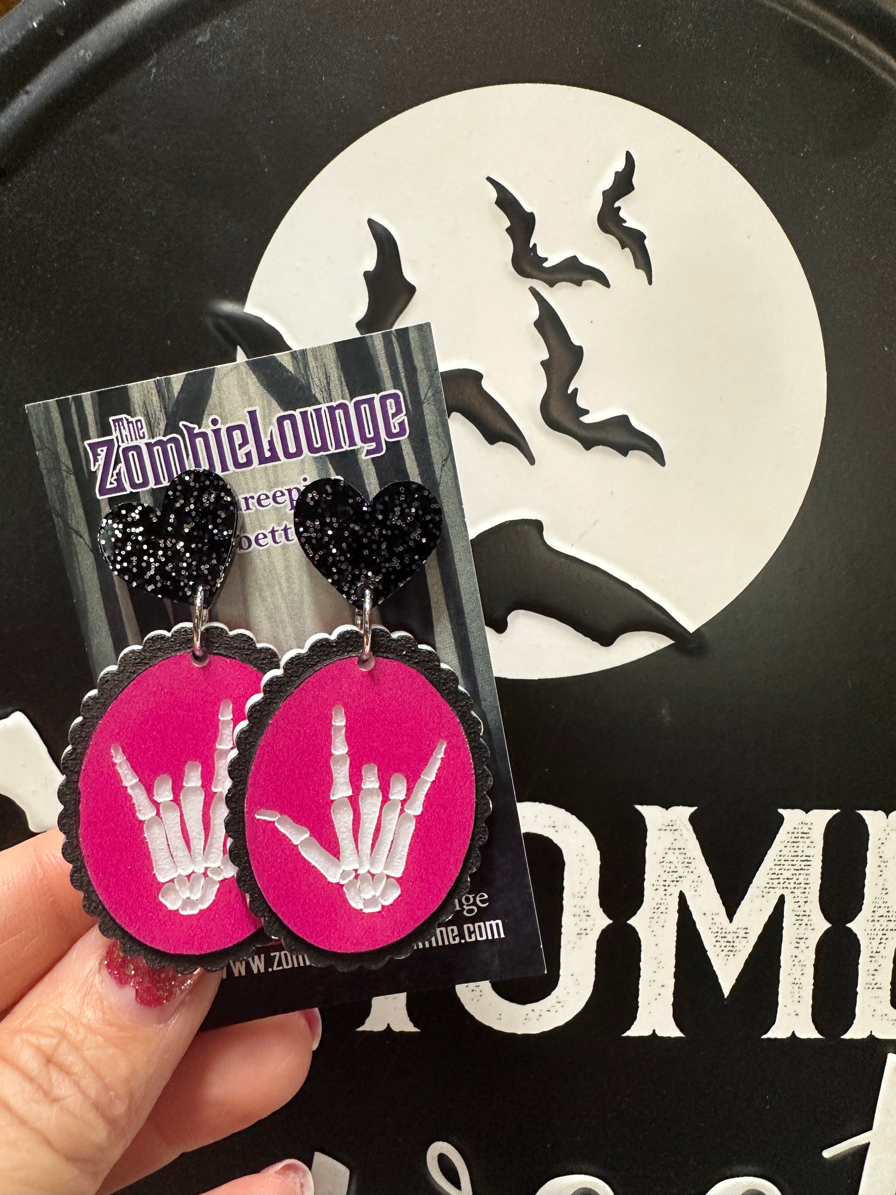 Valentine's Day Skeleton Hands Earrings - Gothic Jewelry for Women, Unique Couple Gift for Him & Her - Perfect for Halloween, Gothic Parties, and Dark Romance Fashion