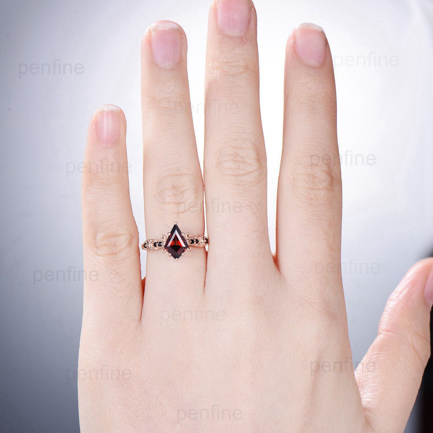 Vintage Rose Gold Retro Kite Cut Garnet Ring with Black Spinel - Unique Celtic Wedding Ring for Women, Engagement Ring, Anniversary Gift - Perfect for Weddings, Proposals & Special Occasions