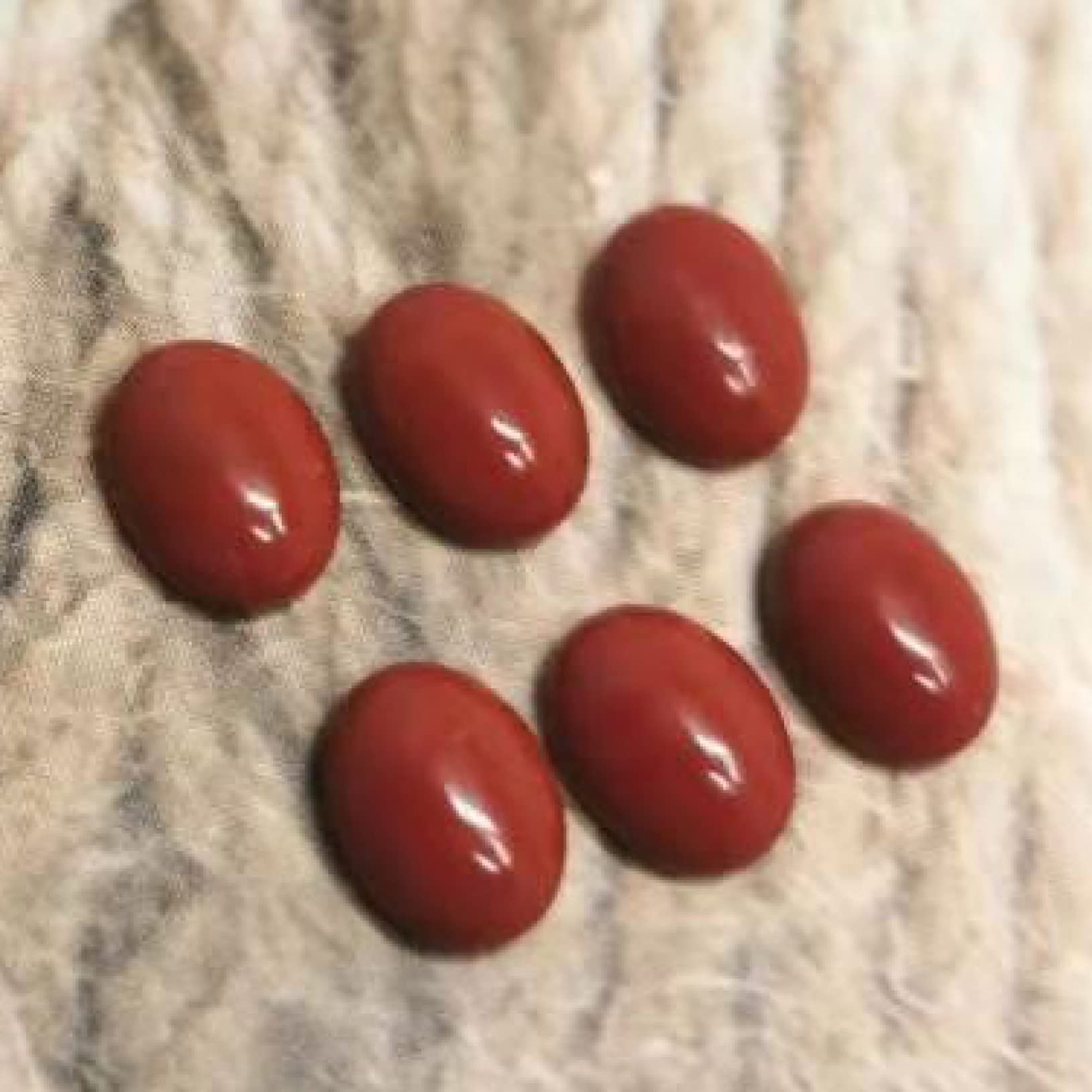 50pcs Half Oval Artificial Stone Flat Back Cabochons - Crystal Stones for DIY Jewelry, Home Decor, Fish Tank & Garden Flower Pot Decoration - Perfect for Crafting, Aquascaping and Outdoor Decor Projects