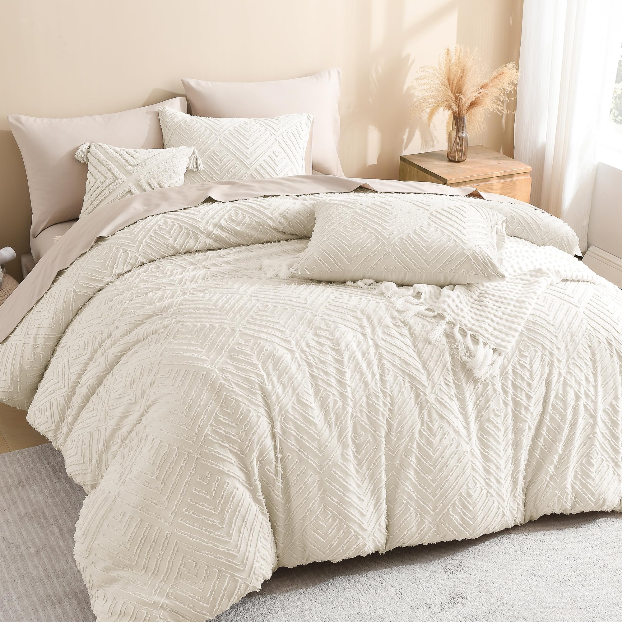 Litanika King Size Comforter Set - 3 Piece Beige & Cream Tufted Boho Farmhouse Bedding | Lightweight Fluffy All-Season Comforter with 2 Pillowcases (104x90 Inches) | Perfect for Master Bedroom, Guest Room & Cozy Farmhouse Decor