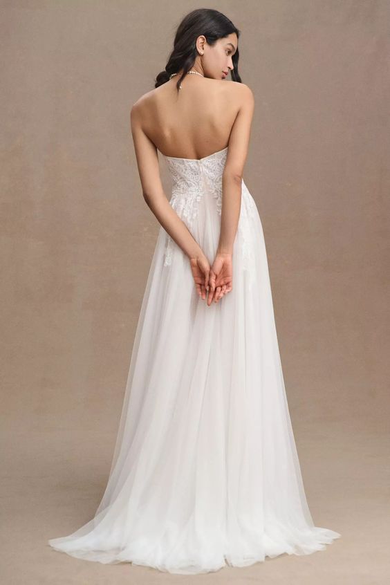 Willowby by Watters Jaislyn Wedding Gown - Elegant Lace Bridal Dress for Romantic Ceremonies & Formal Events